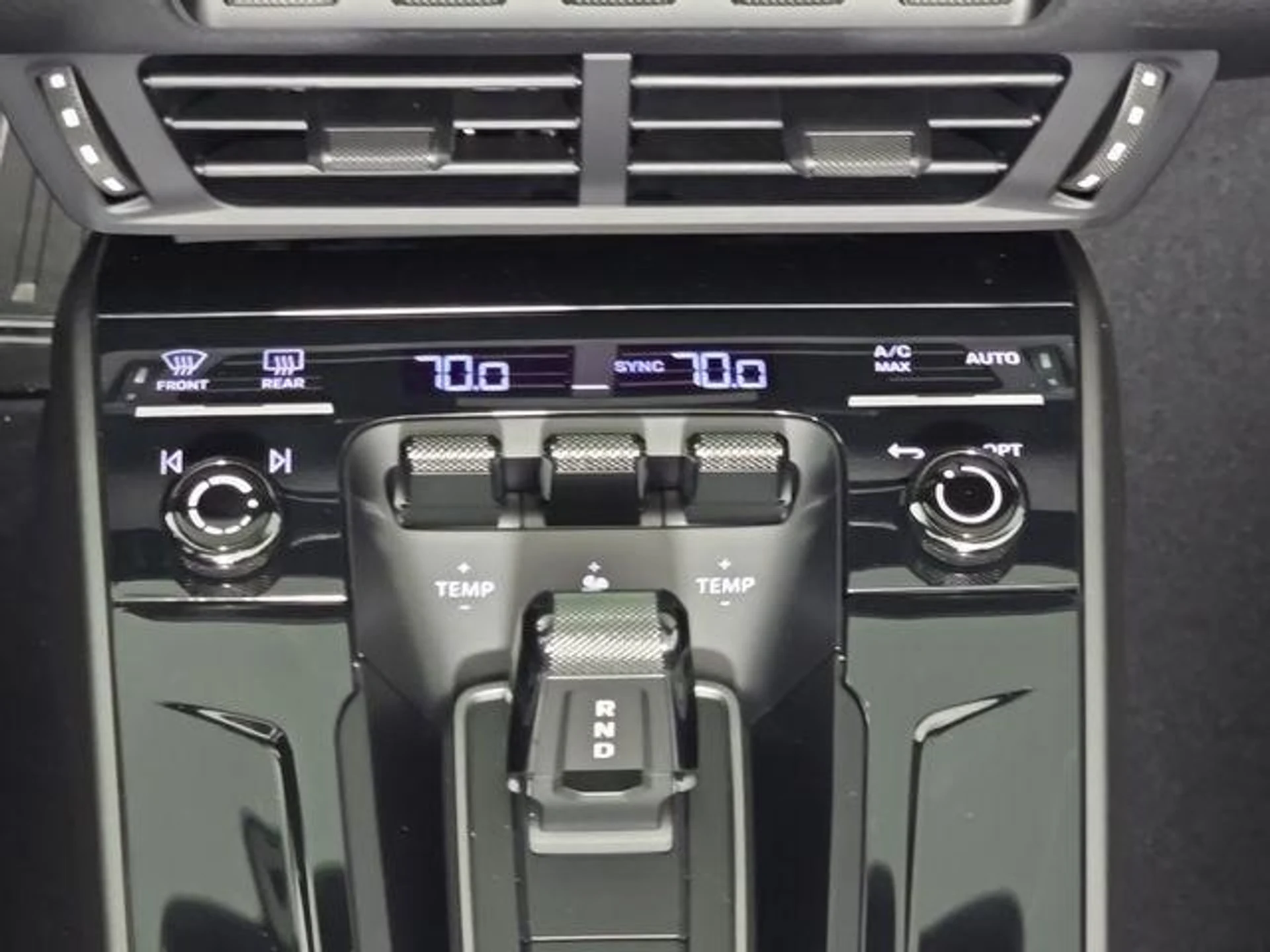 mph023_587502462_e_ID_6_LRGW_Nmi_Qe_H_Ik7c_Q7oq_HPTXQ_f9a91f95f6