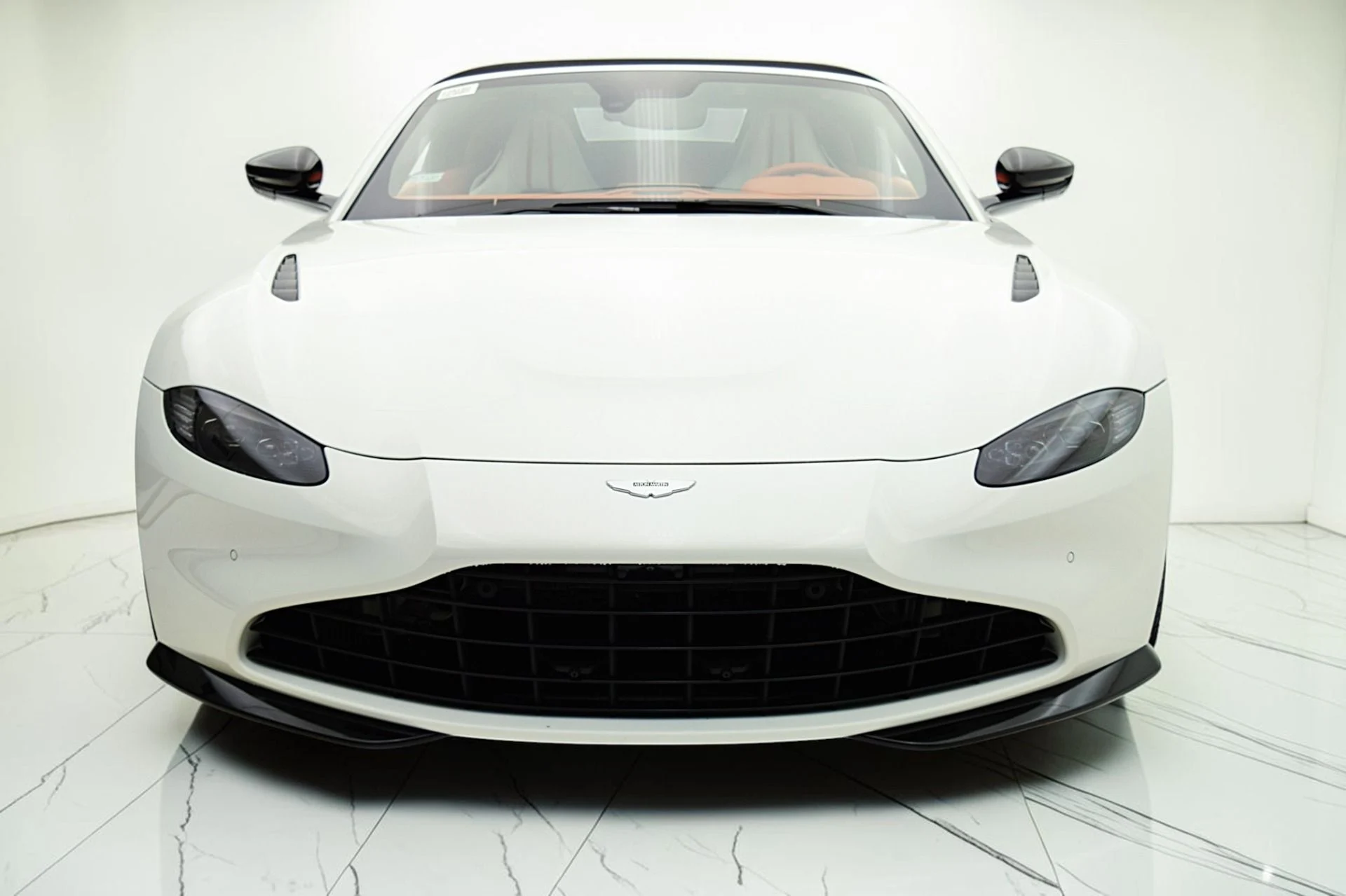 mph023_587695341_Used_2023_Aston_Martin_Vantage_Roadster_0d8a4a2ac3