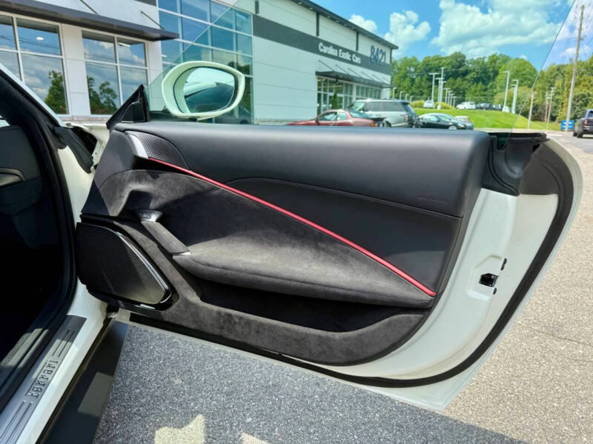 mph023_590475503_2025_ferrari_roma_spider_base_2dr_convertible_be9cb8ae71