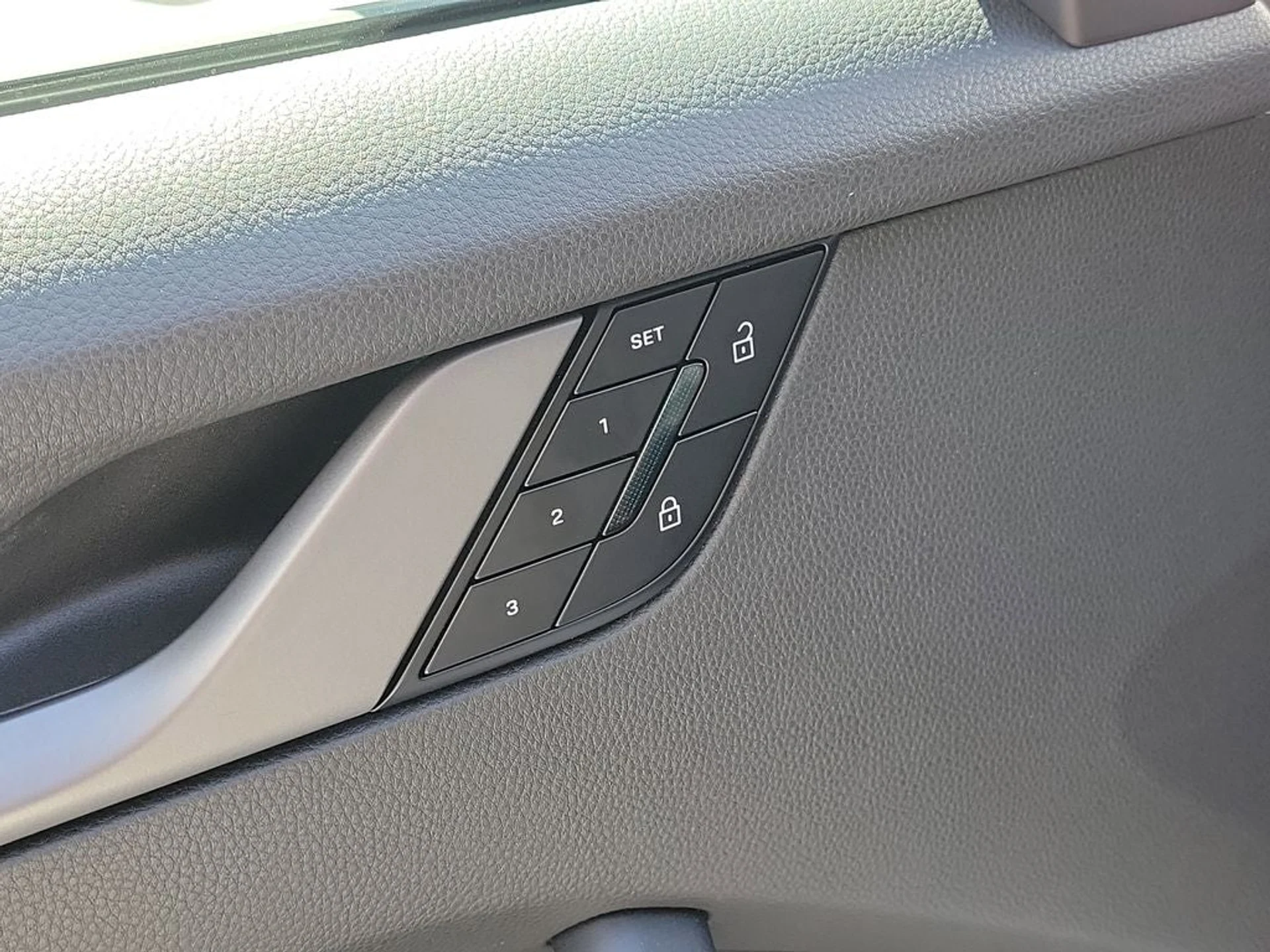 mph023_599128933_24_add0d8b16e