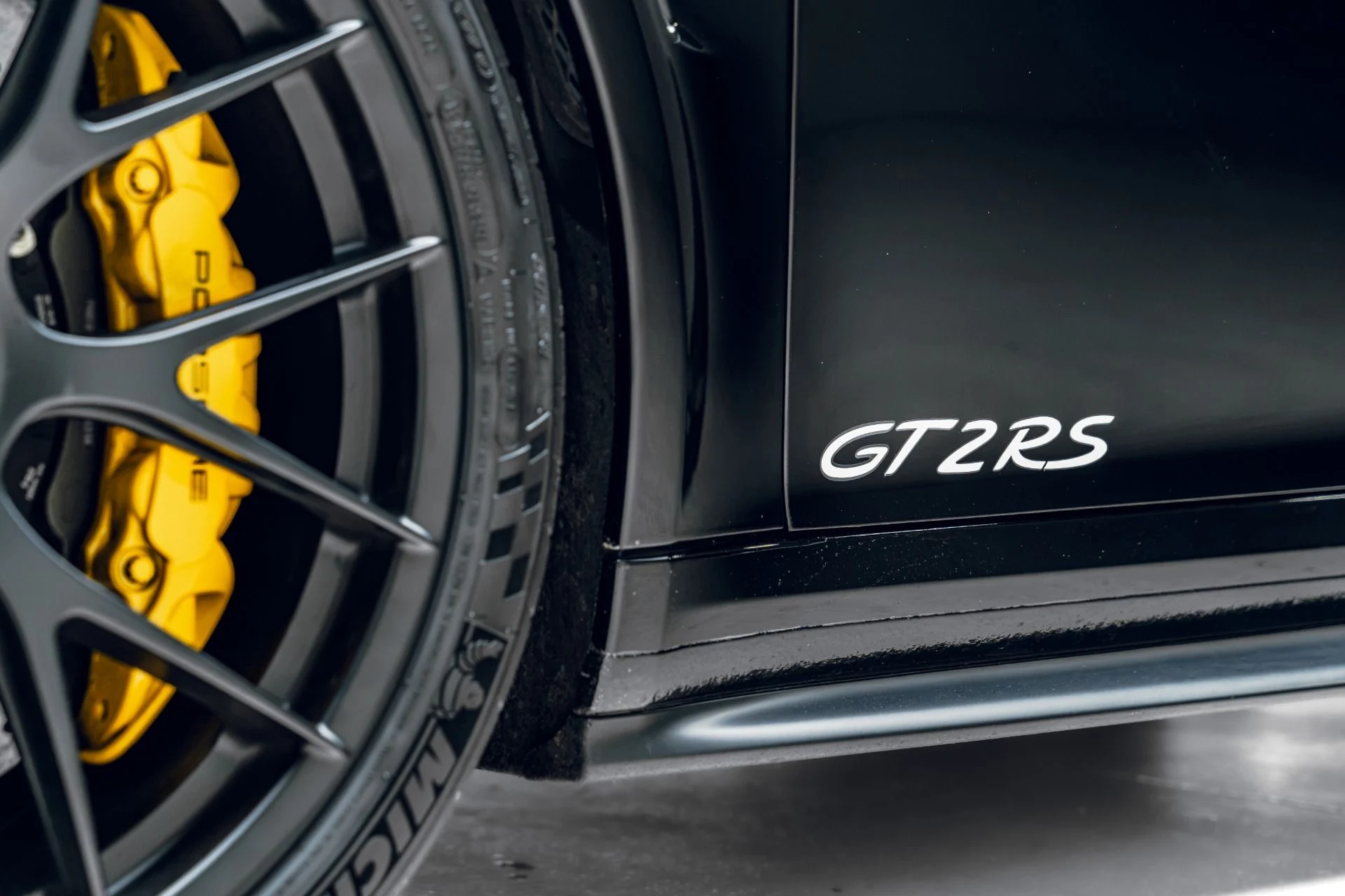 mph023_605462263_Used_2018_Porsche_911_GT_2_RS_1783012724_f205b50aea