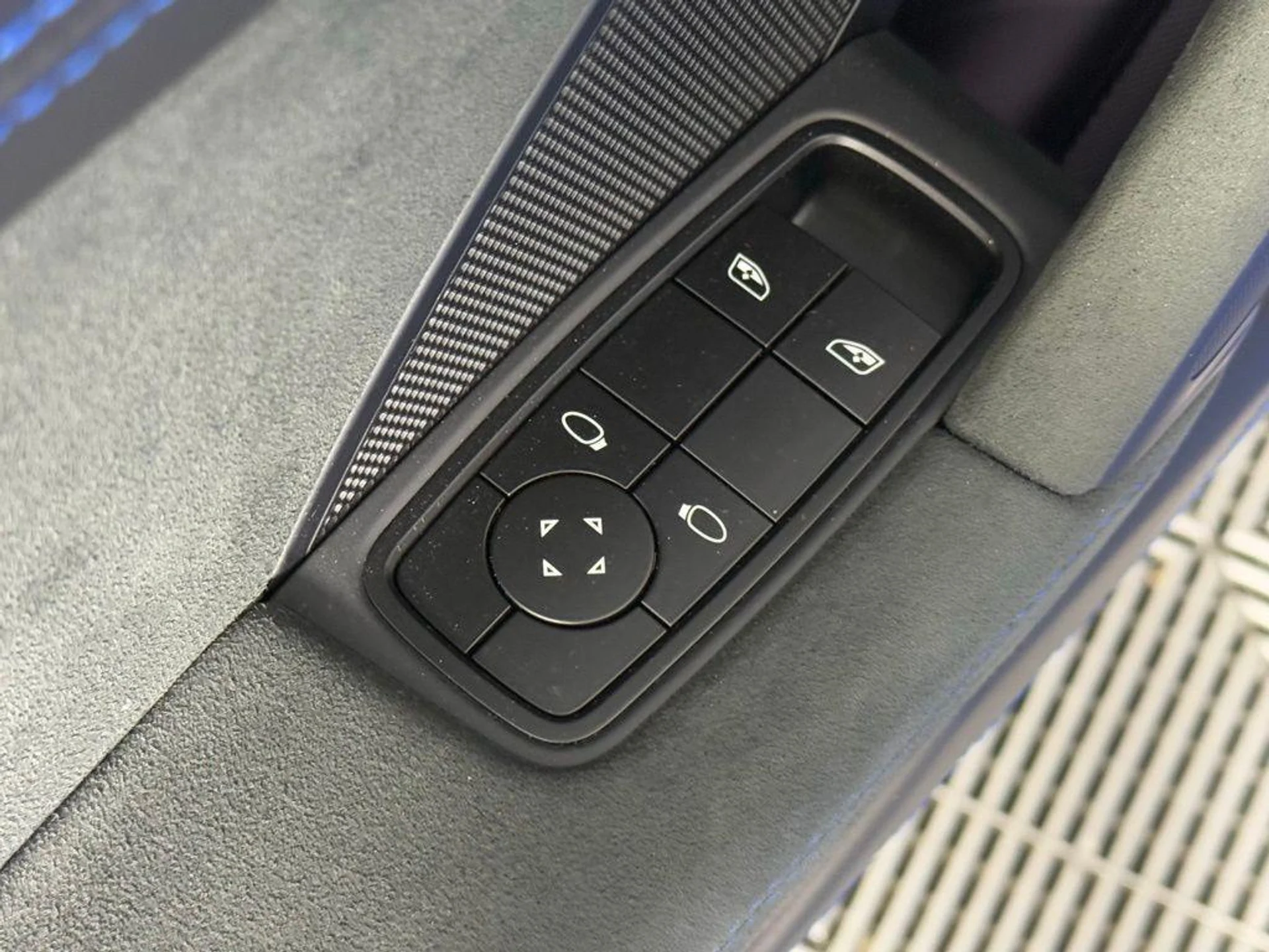 mph023_60836558_5uu_W6_Oyd_x_Uu_C_Gj_Wii_BM_7_Ap6_R_Bc_fee2e551a6