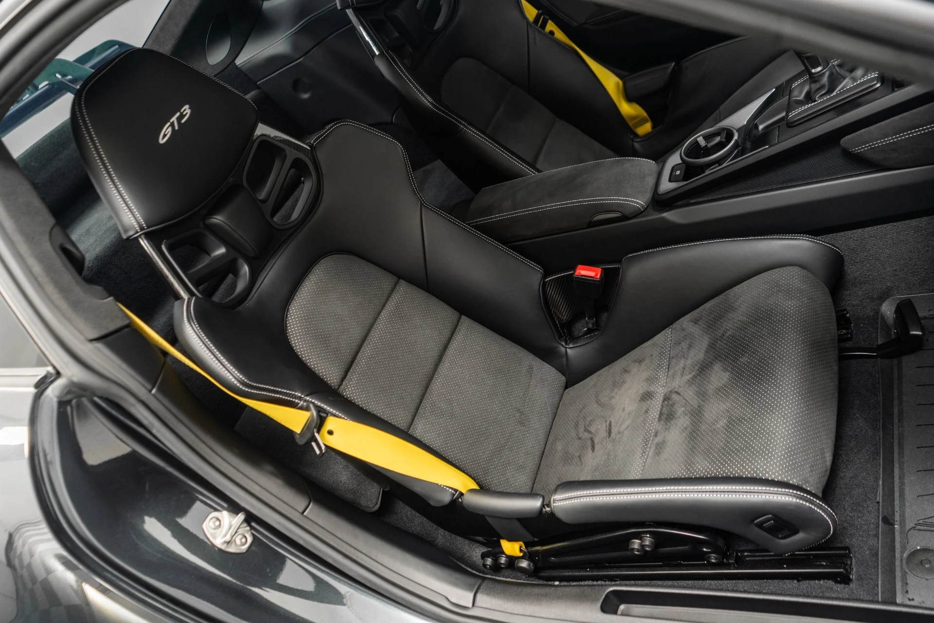 mph023_614329137_Used_2024_Porsche_911_GT_3_1757107371_53255f6fb7