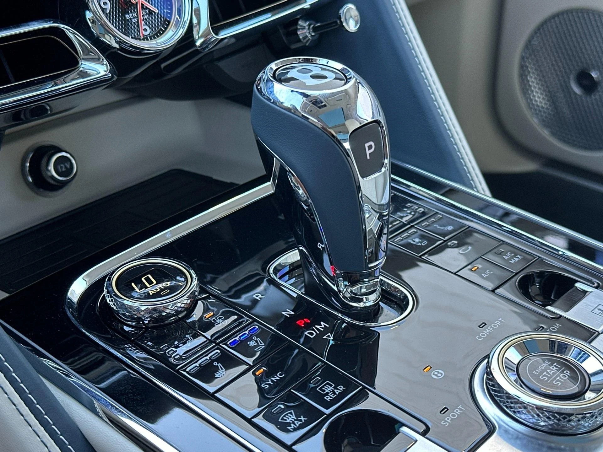 mph023_619013315_Used_2024_Bentley_Flying_Spur_1760603854_6dca4b6315