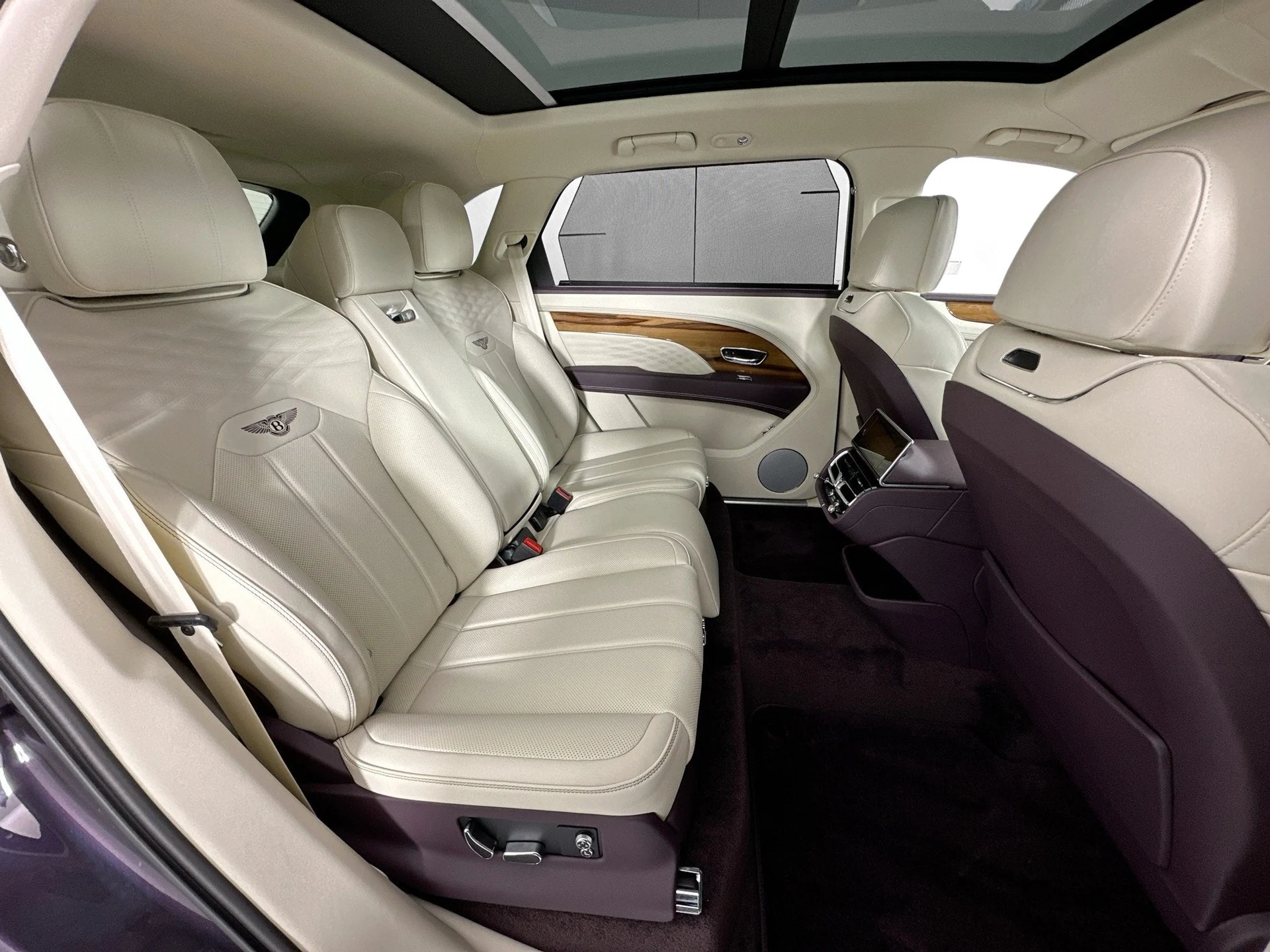 mph023_627601851_24_9d674b15bc