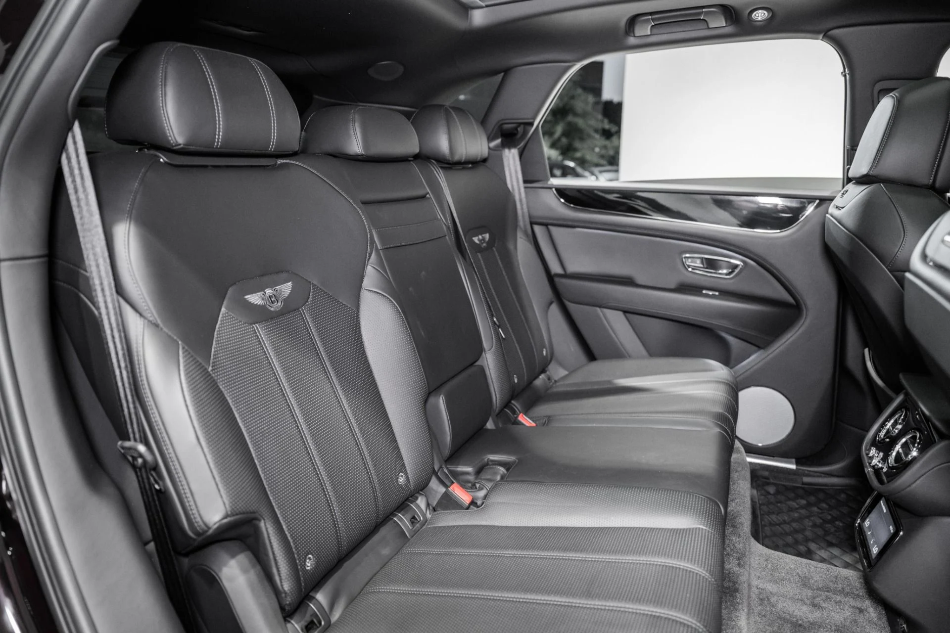 mph023_639569981_Used_2022_Bentley_Bentayga_S_1782791988_cac2a67712