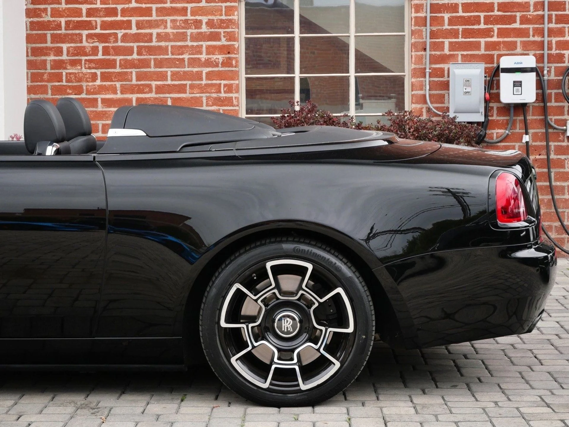 mph023_64313890_7169a8625e734f93e31f3079eb54bab3x_889ea6ab50