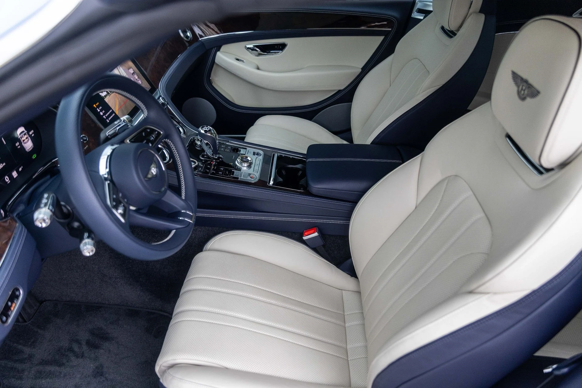 mph023_64359087_Hi_Tech_Luxury_Imports_LLC_SCBDG_4_ZG_1_PC_008673_image_23_1df862d0f4
