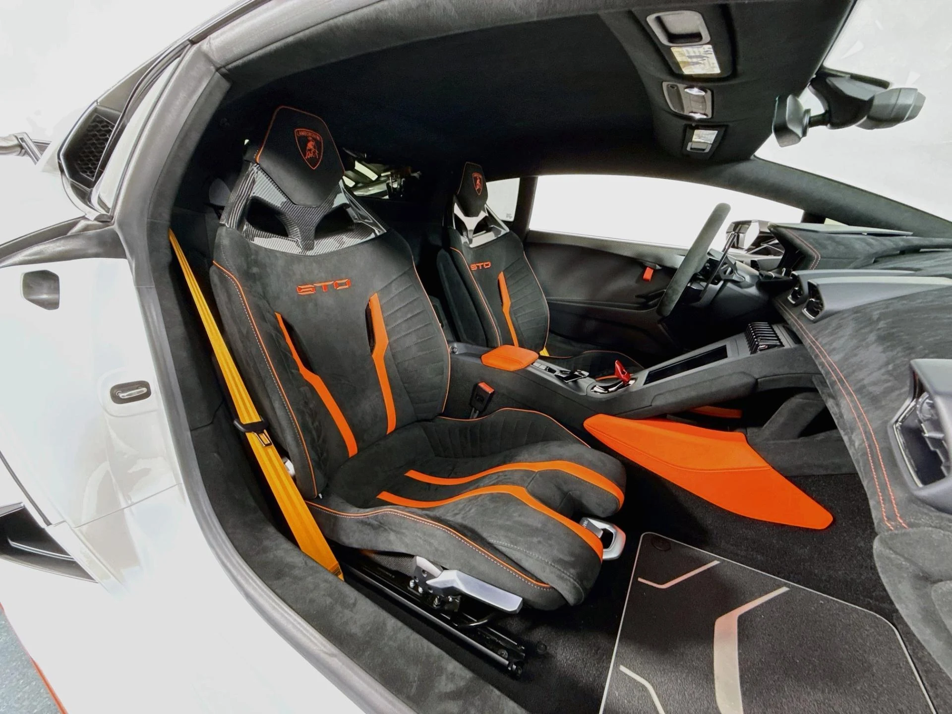 mph023_650853516_Used_2022_Lamborghini_Huracan_STO_1789147587_4cef81147b