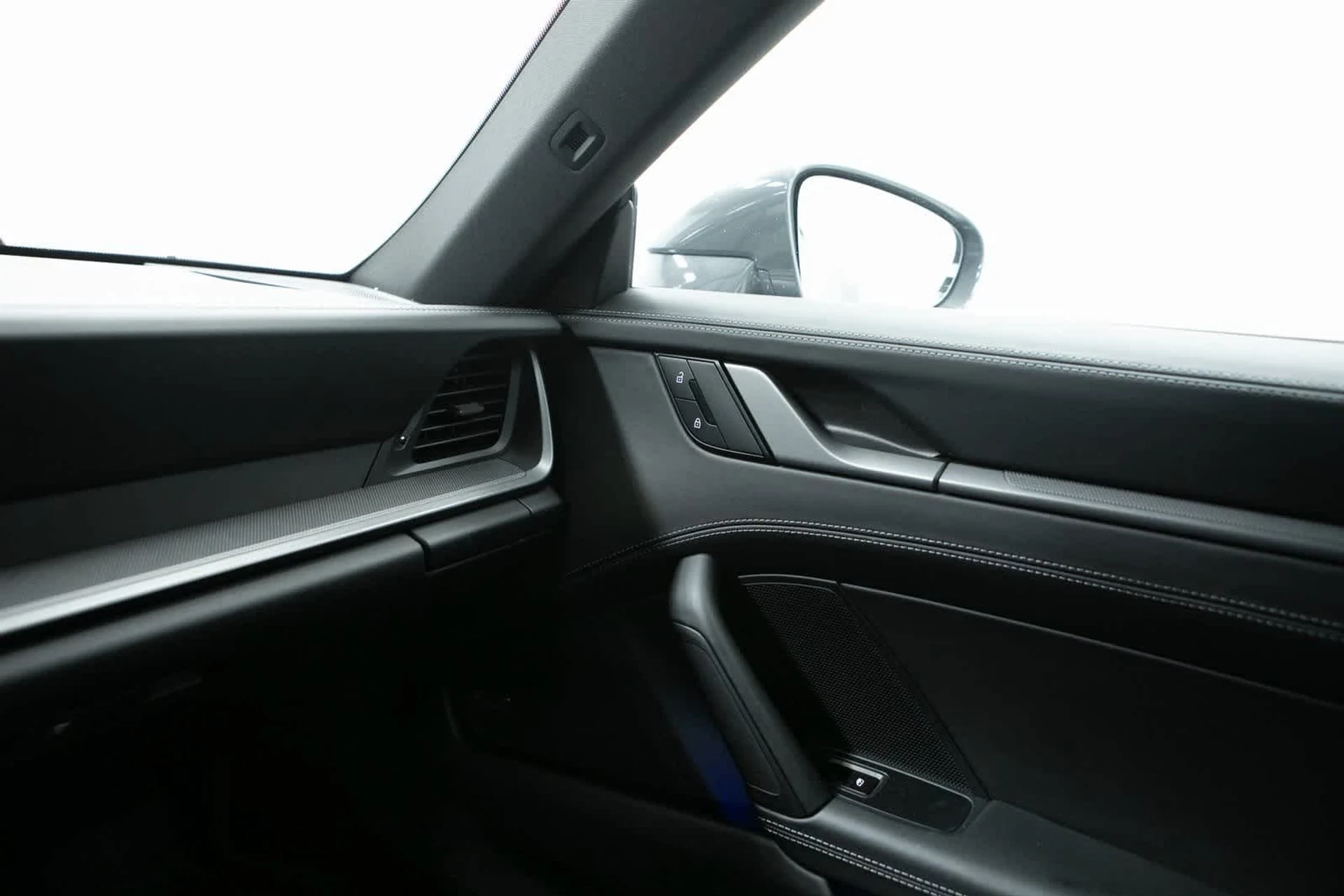 mph023_652375931_e2732272c259385667deb52a94e868ccx_1206a114cd