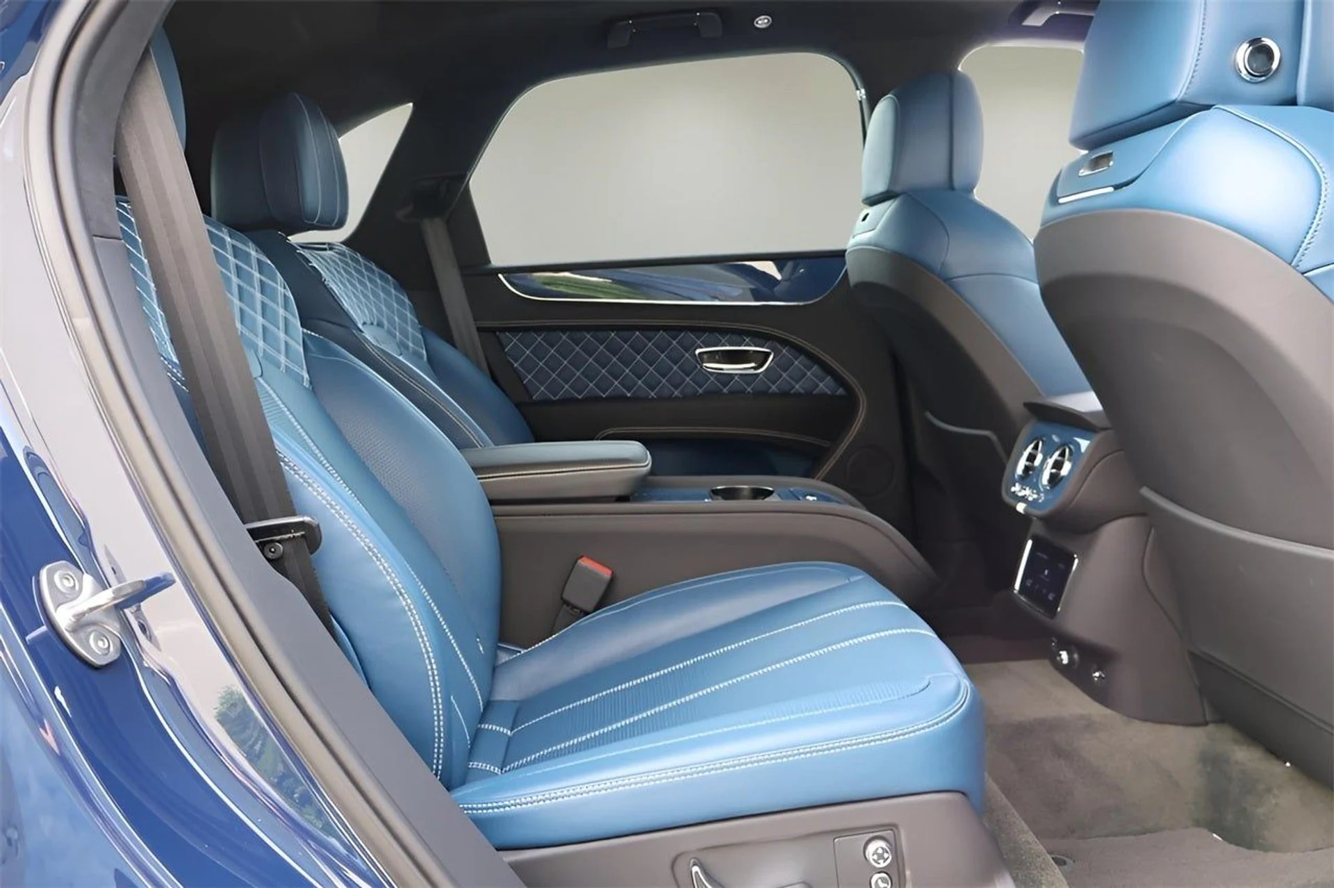 mph023_65268990_24_bf0c67e209