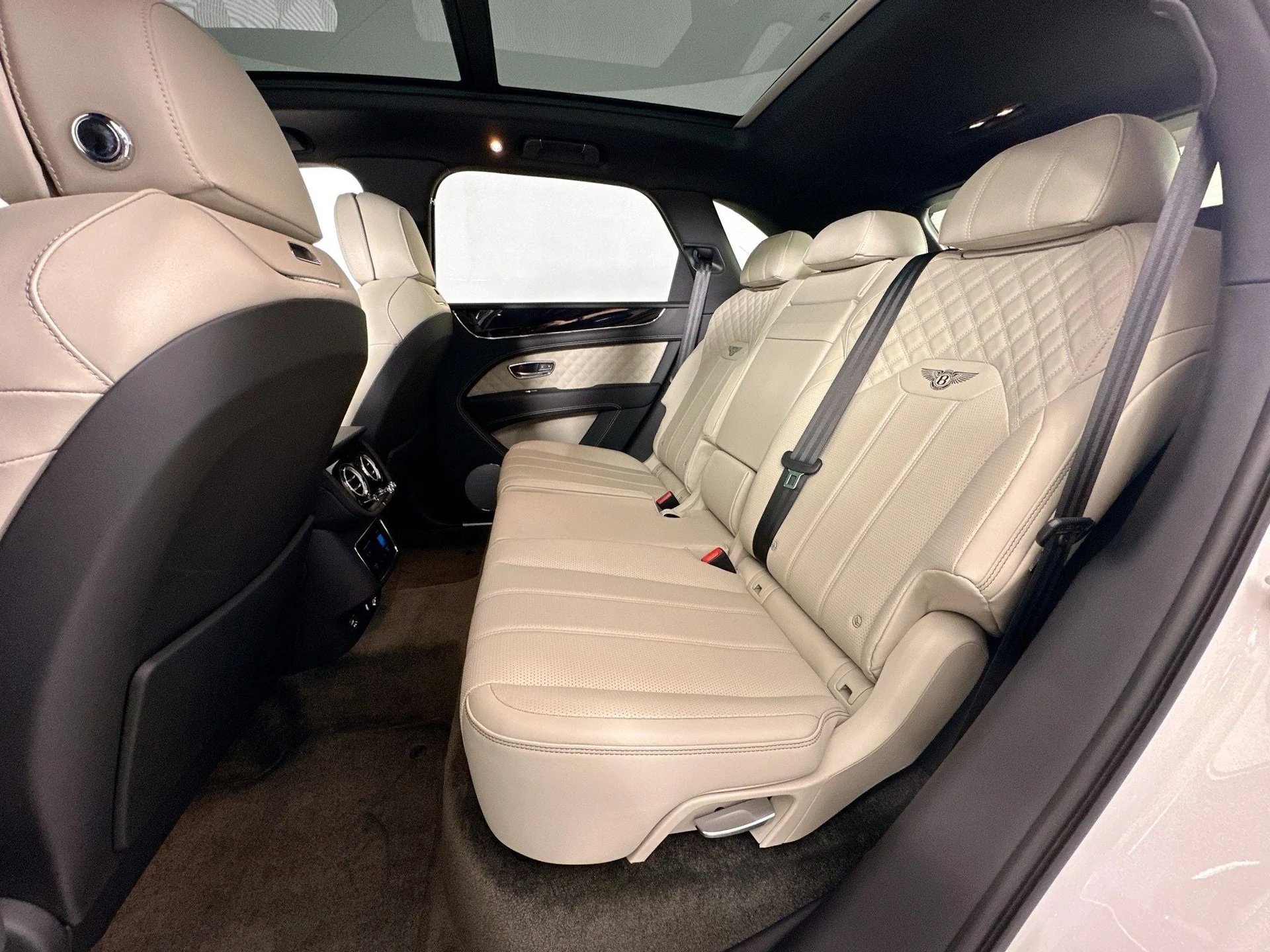 mph023_652789172_24_e7d73d9bd4