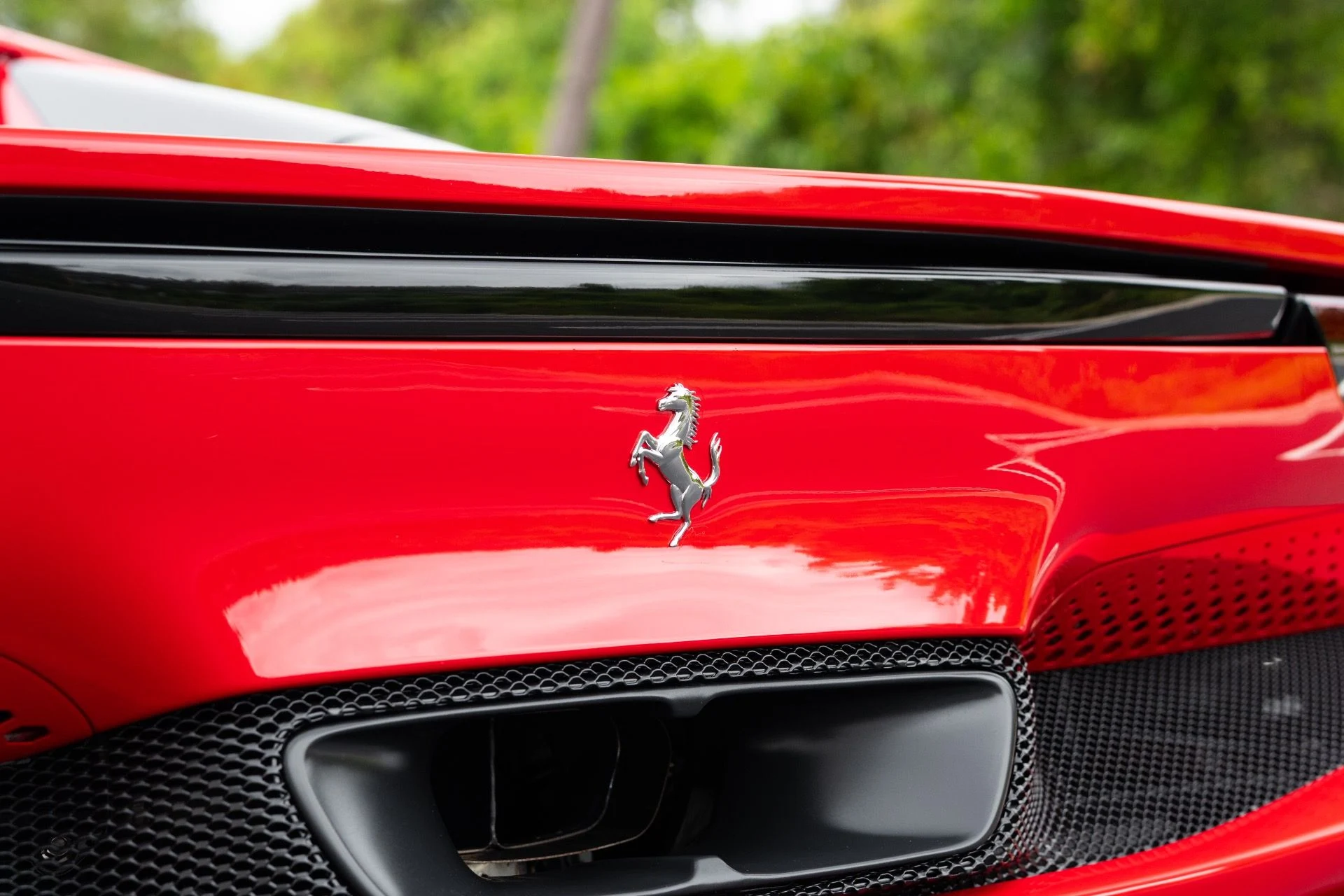 mph023_65964280_Used_2024_Ferrari_296_GTS_1776982815_0e0133fc71