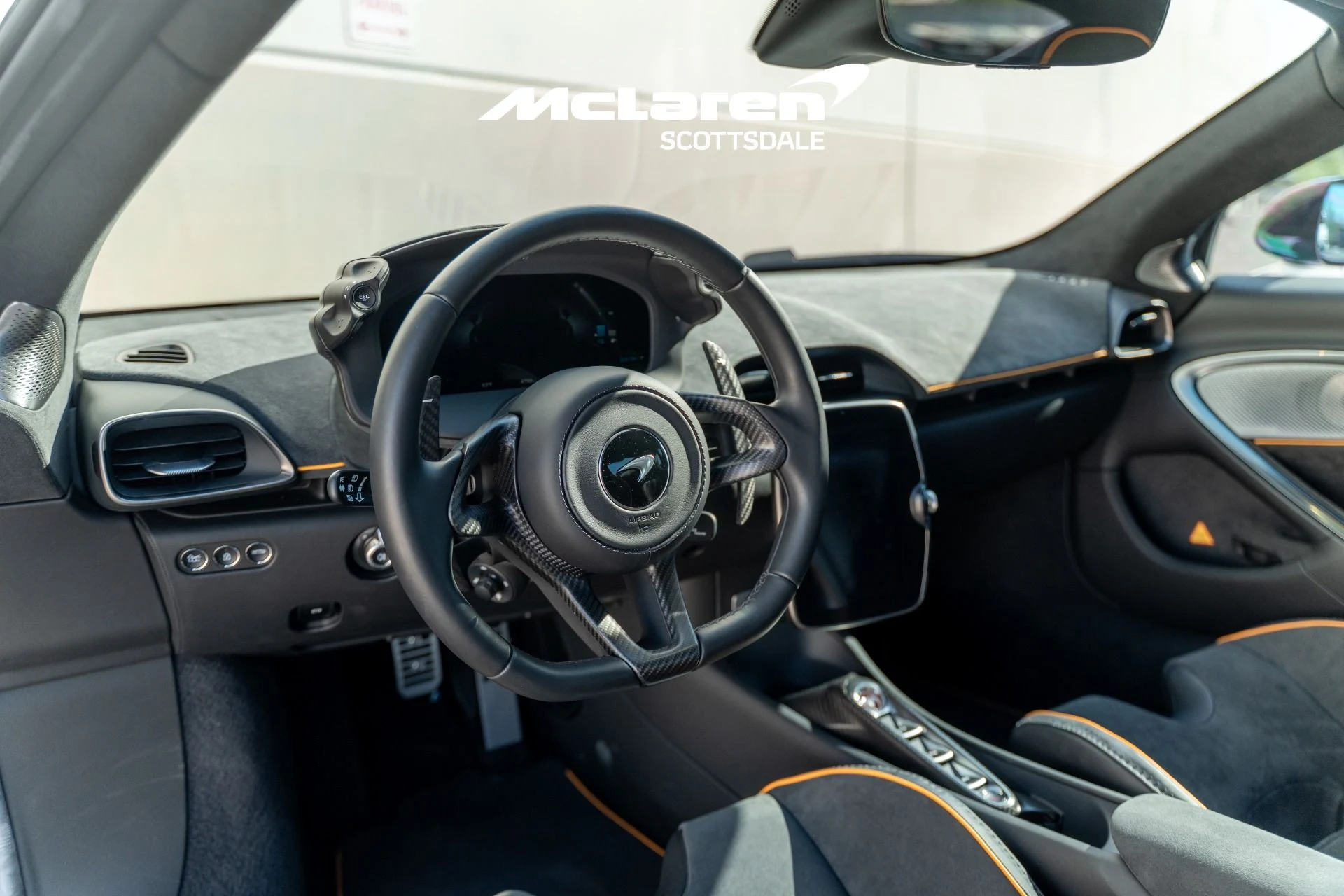 mph023_662386170_Used_2023_MCLAREN_ARTURA_1758922926_f3165b6aa6