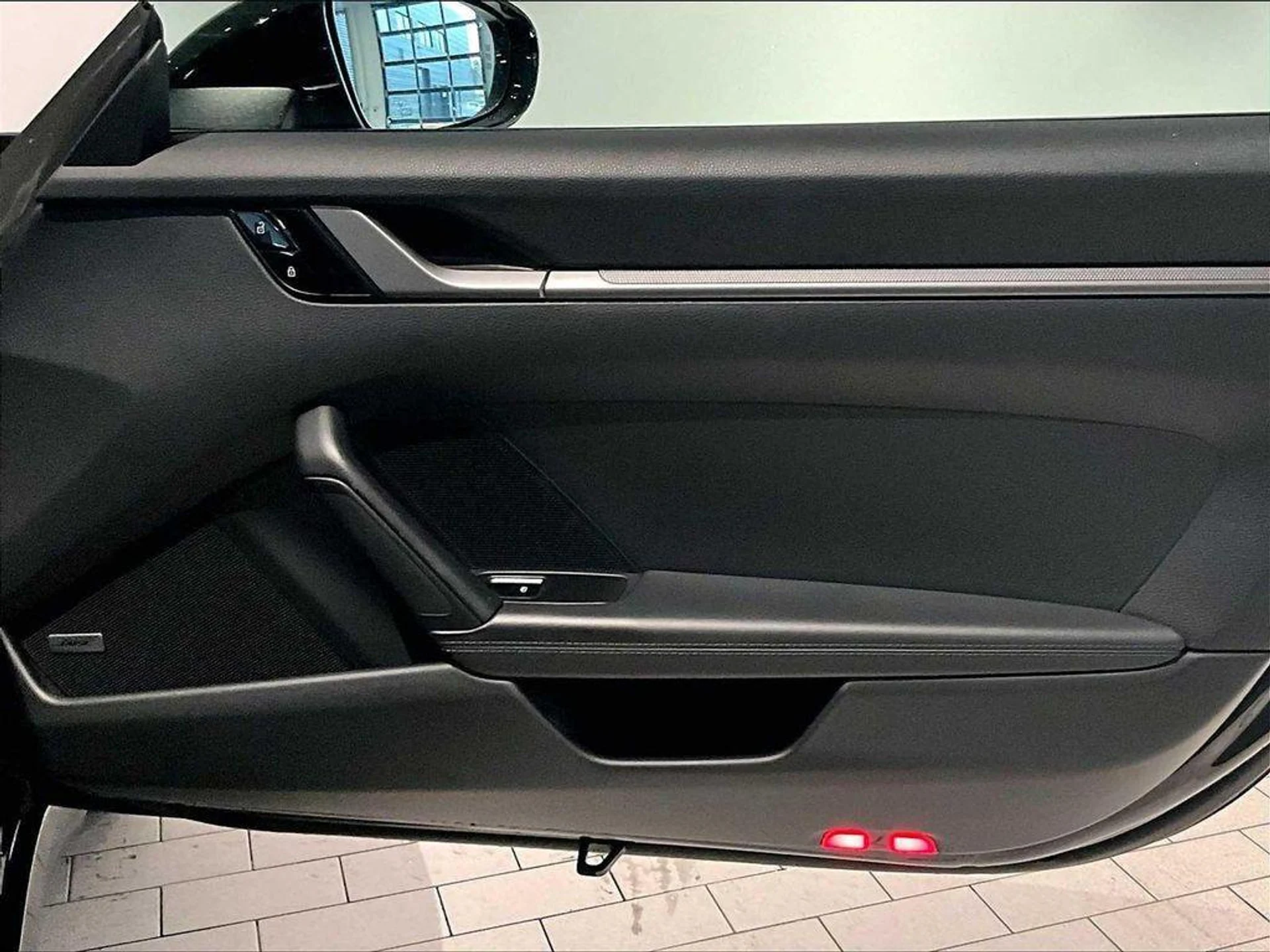 mph023_666821720_n_Tc2_G_Lryl_Fvr_GLR_98_Z_Hq_O01m3_U_278e3ed999