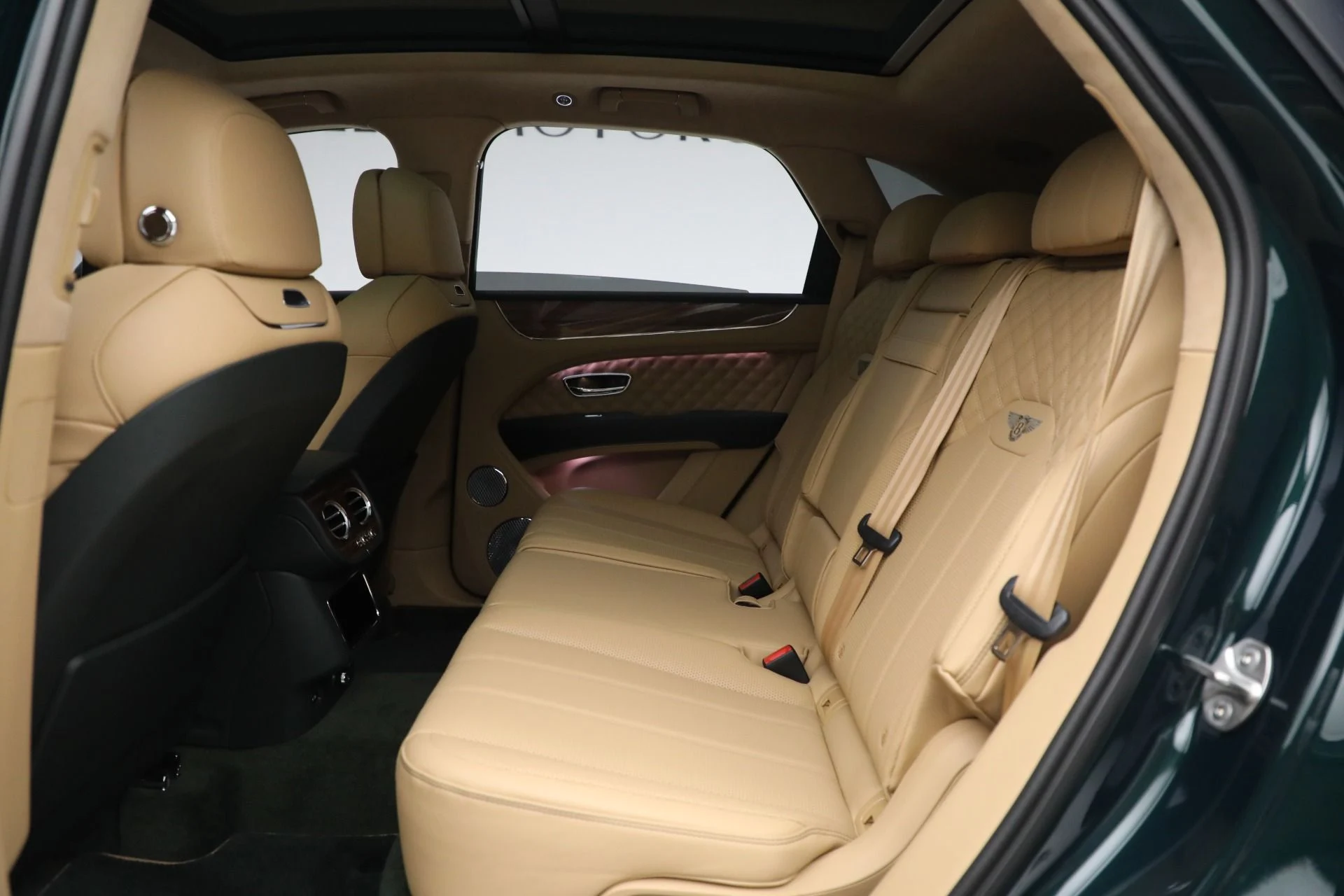 mph023_667696267_Used_2023_Bentley_Bentayga_Azure_Hybrid_d38861318b