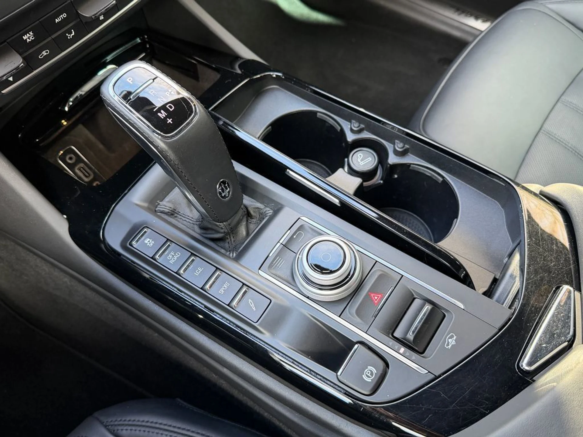 mph023_667872700_53587c733f3743149607f6bb027cb794_5d2bffab37