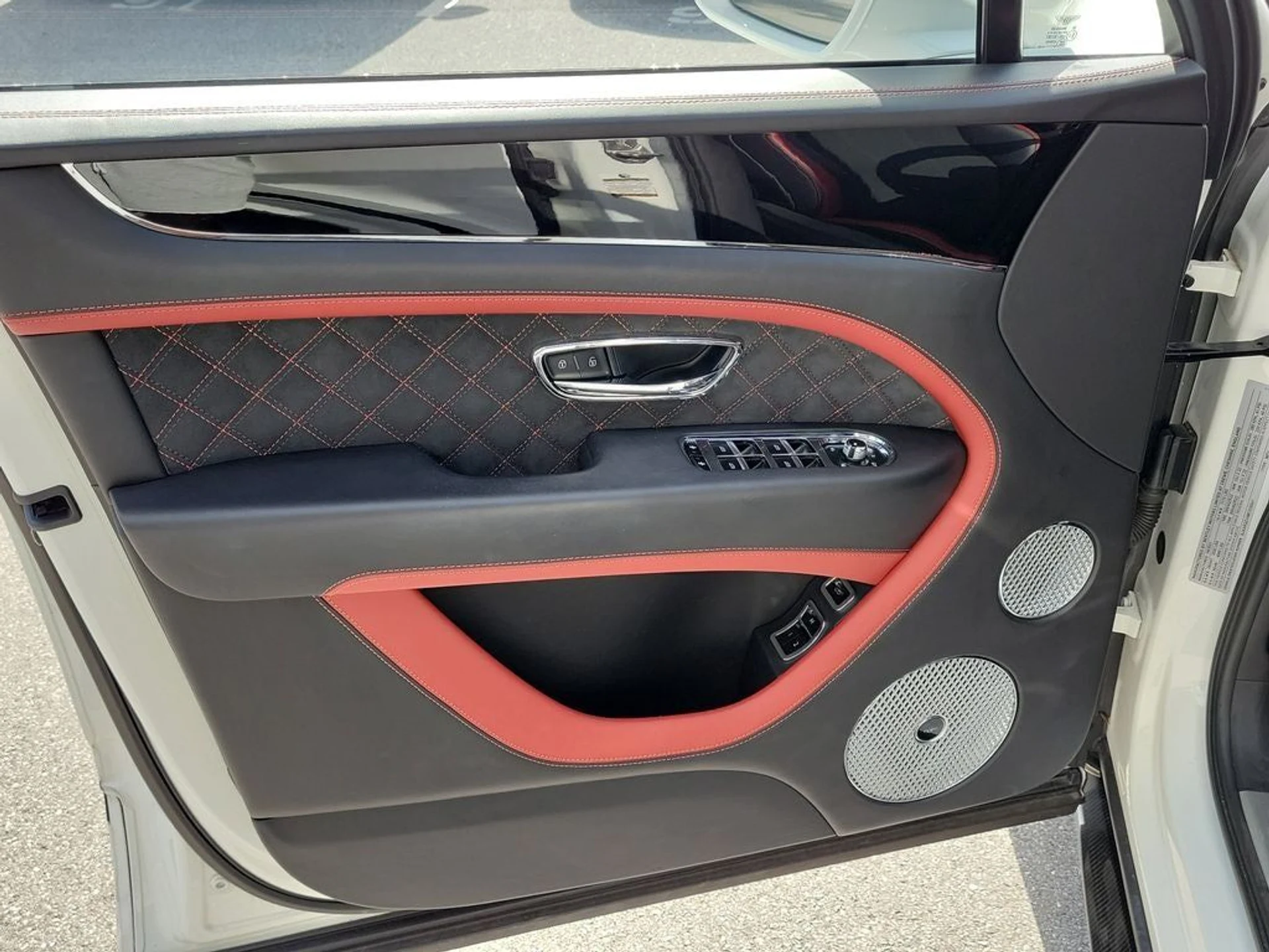 mph023_678478056_24_2736c02138