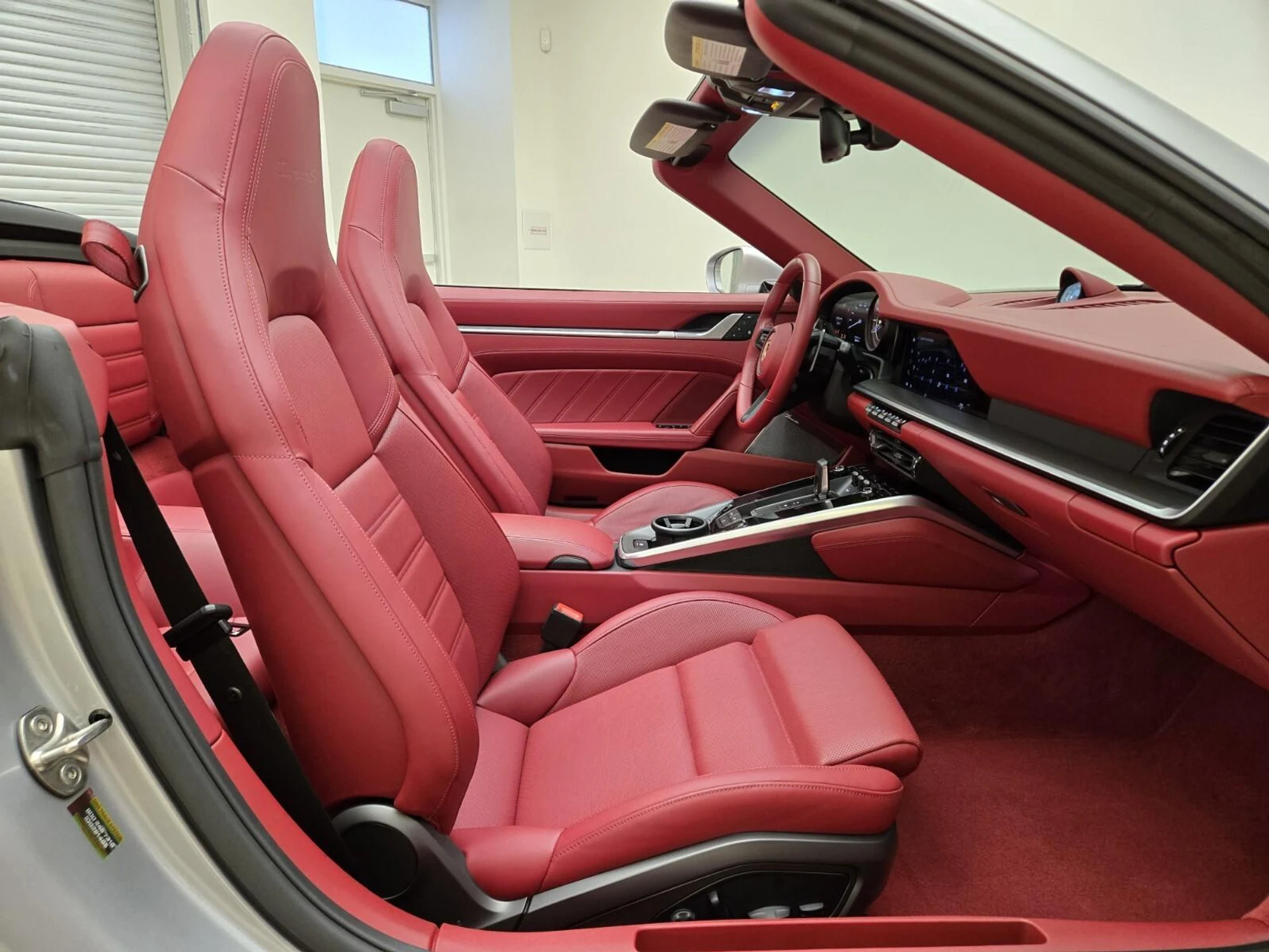 mph023_678806389_Used_2023_Porsche_911_Turbo_1768891609_331775d963