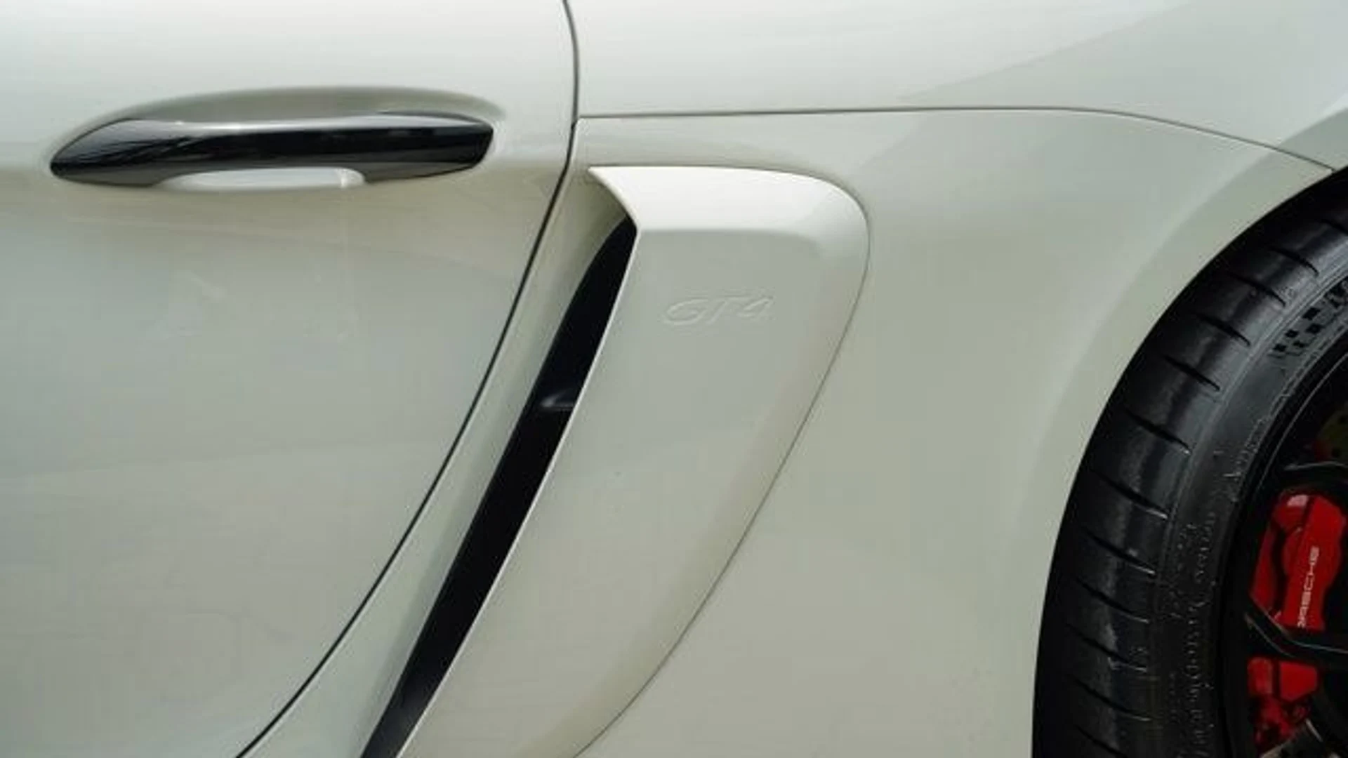 mph023_686079297_used_2020_porsche_718_cayman_gt4coupe_14354_22875819_24_640_0f3814d5e1