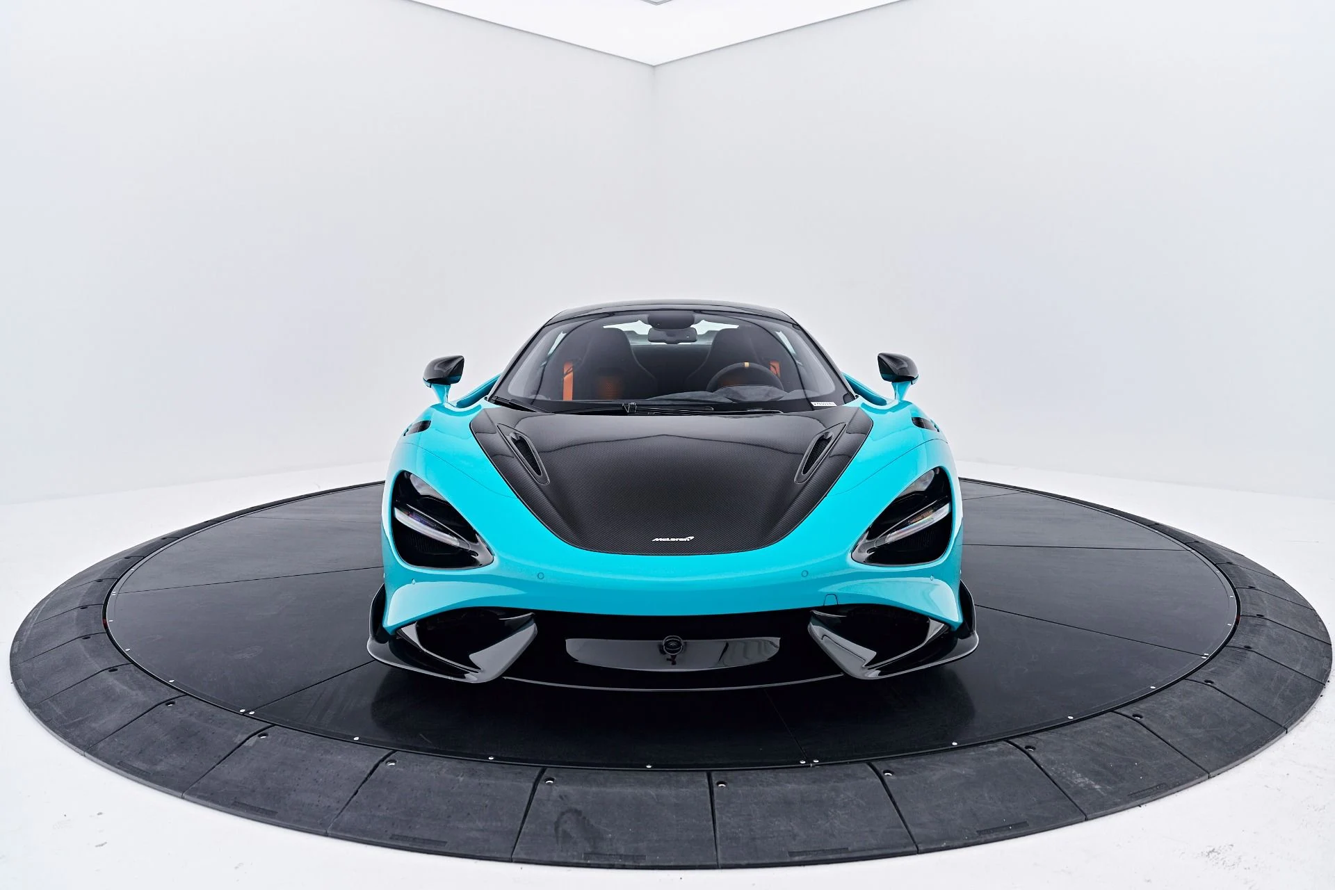 mph023_687087686_Used_2022_Mc_Laren_765_LT_Base_1786488471_1805d4fc2d
