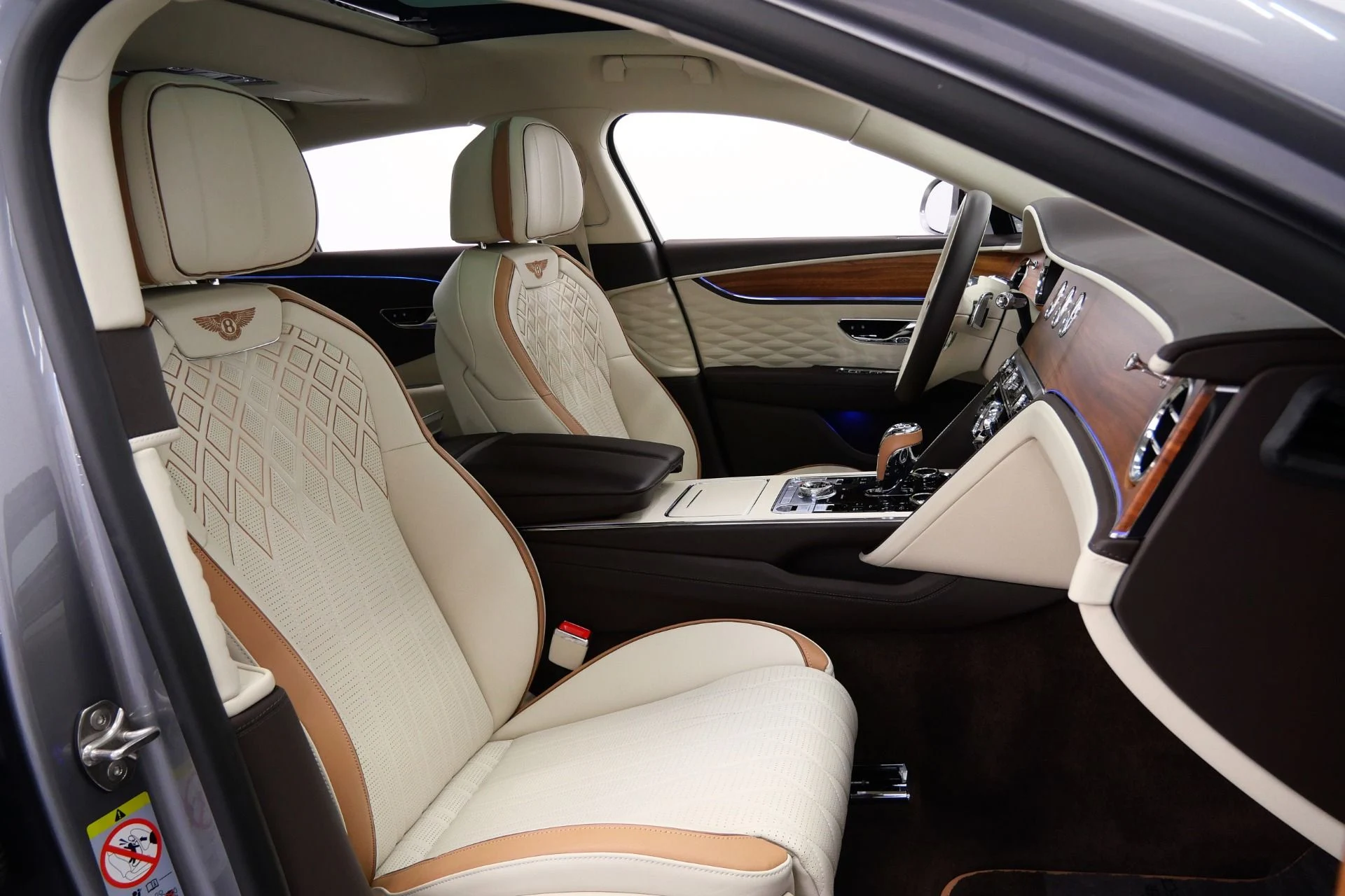 mph023_691892387_Used_2022_Bentley_Flying_Spur_Hybrid_Odyssean_Edition_266_K_MSRP_Sustainable_Interior_Trim_1770409393_4840602743
