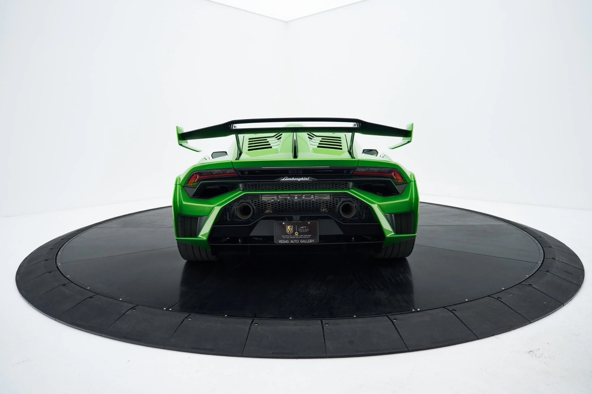 mph023_696016074_Used_2024_Lamborghini_Huracan_STO_Base_1793231420_677a81723a