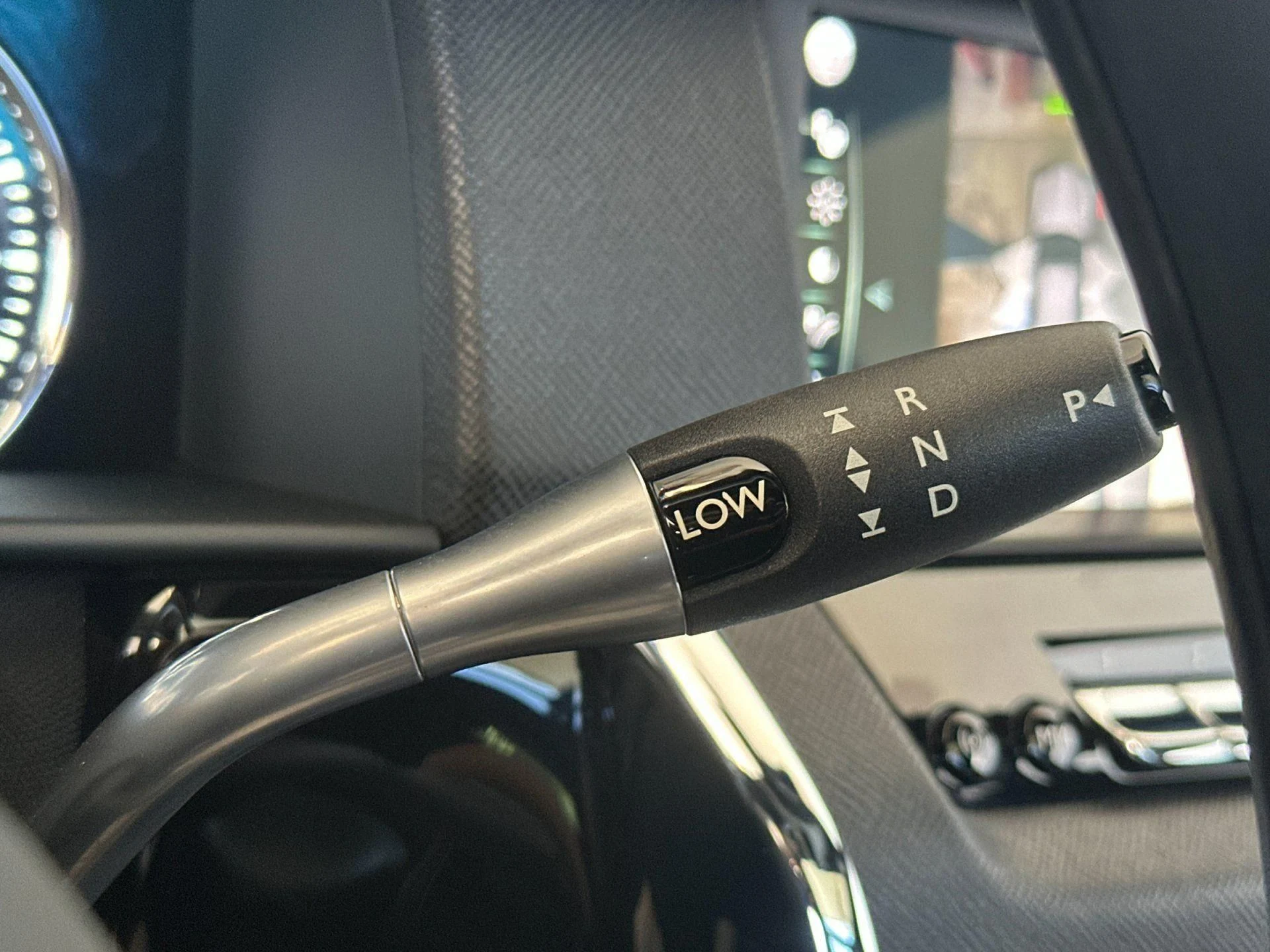 mph023_706383513_Used_2023_Rolls_Royce_Cullinan_1777018520_a1be68d358