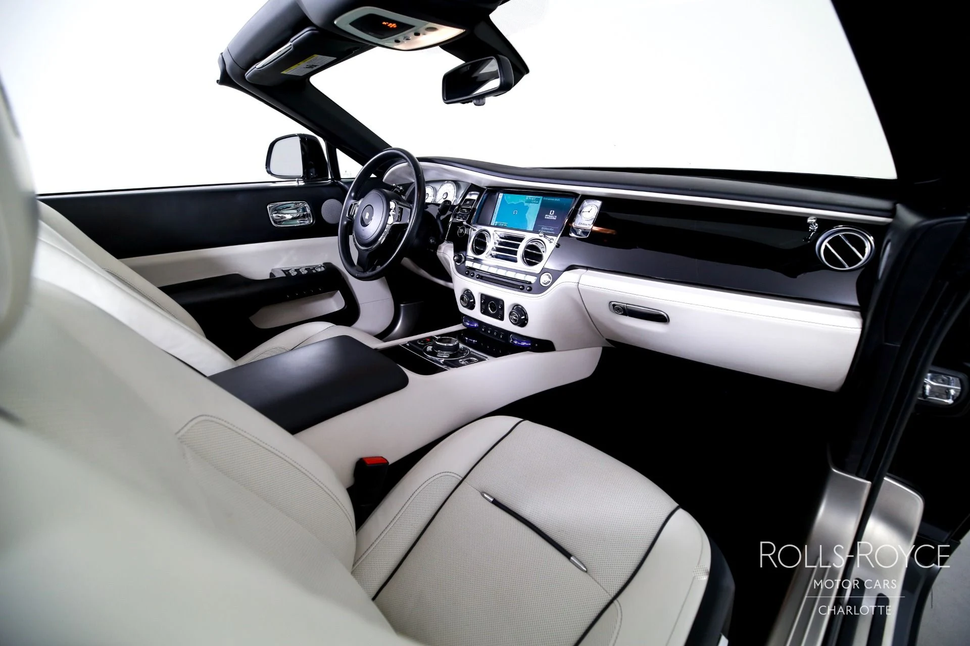 mph023_720300897_Used_2017_Rolls_Royce_Dawn_1789144580_83e09adbeb