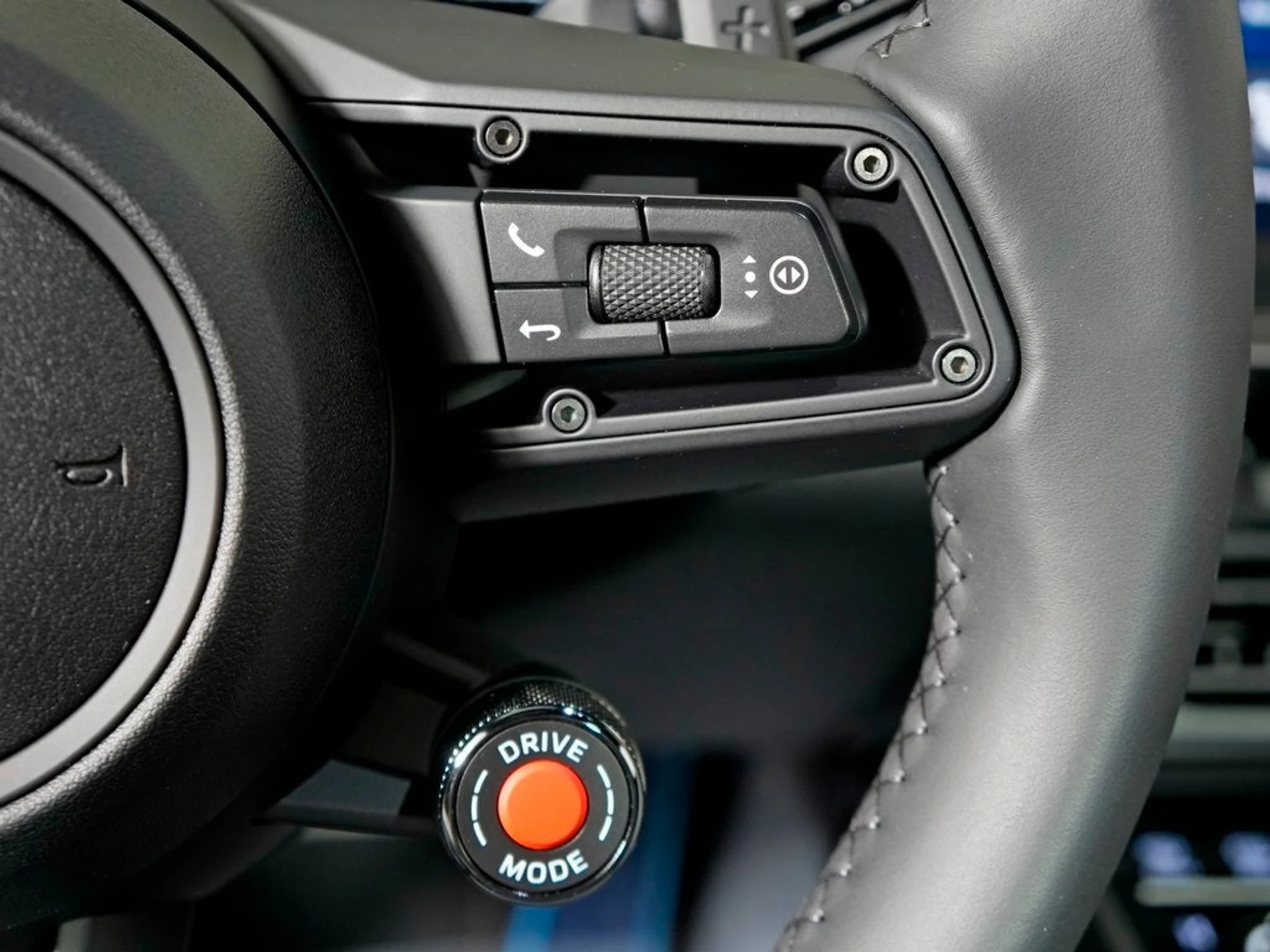 mph023_726477734_24_5326a36b9a