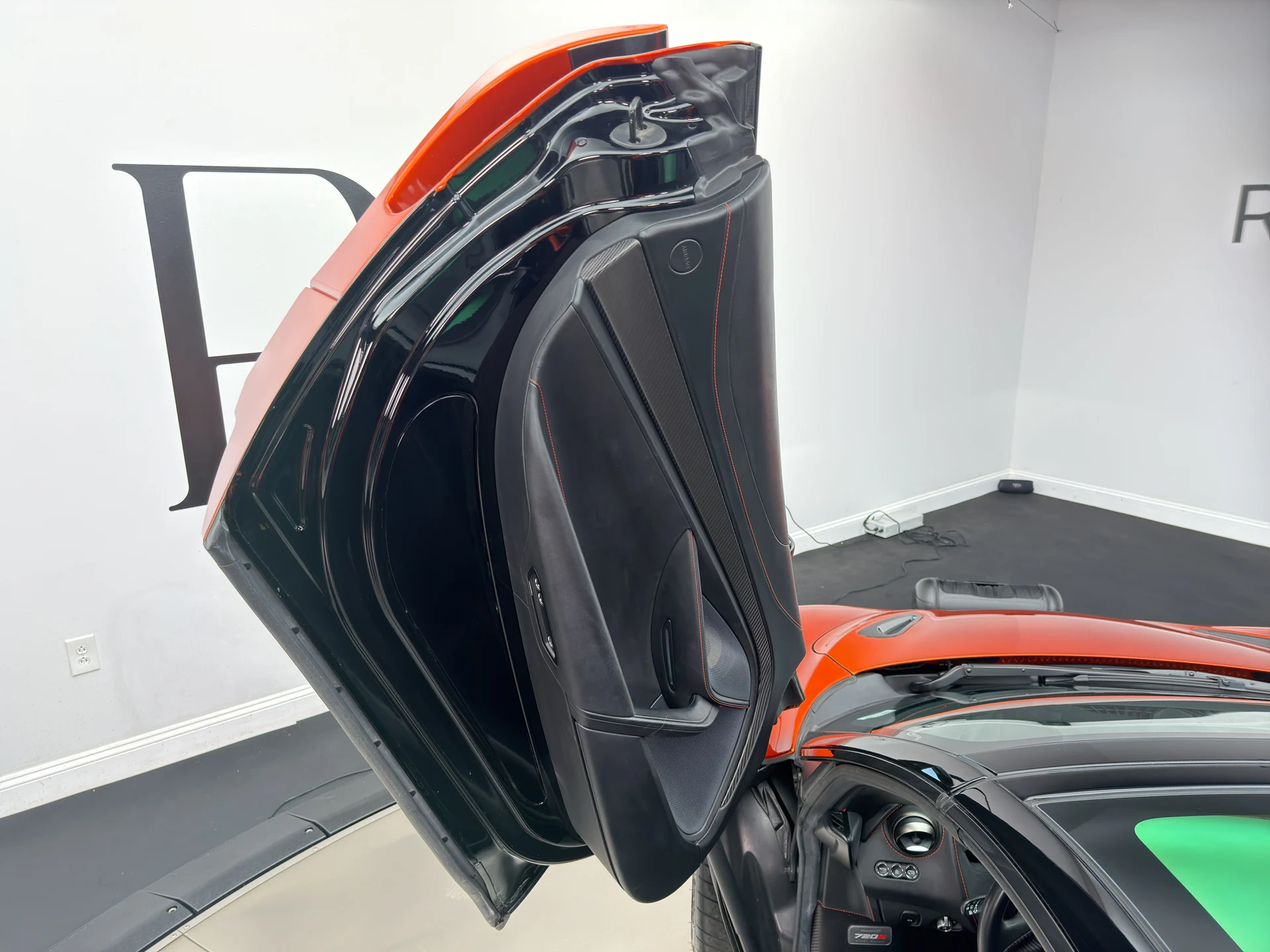 mph023_727939613_RPF_3818_interior_001_81028382f9