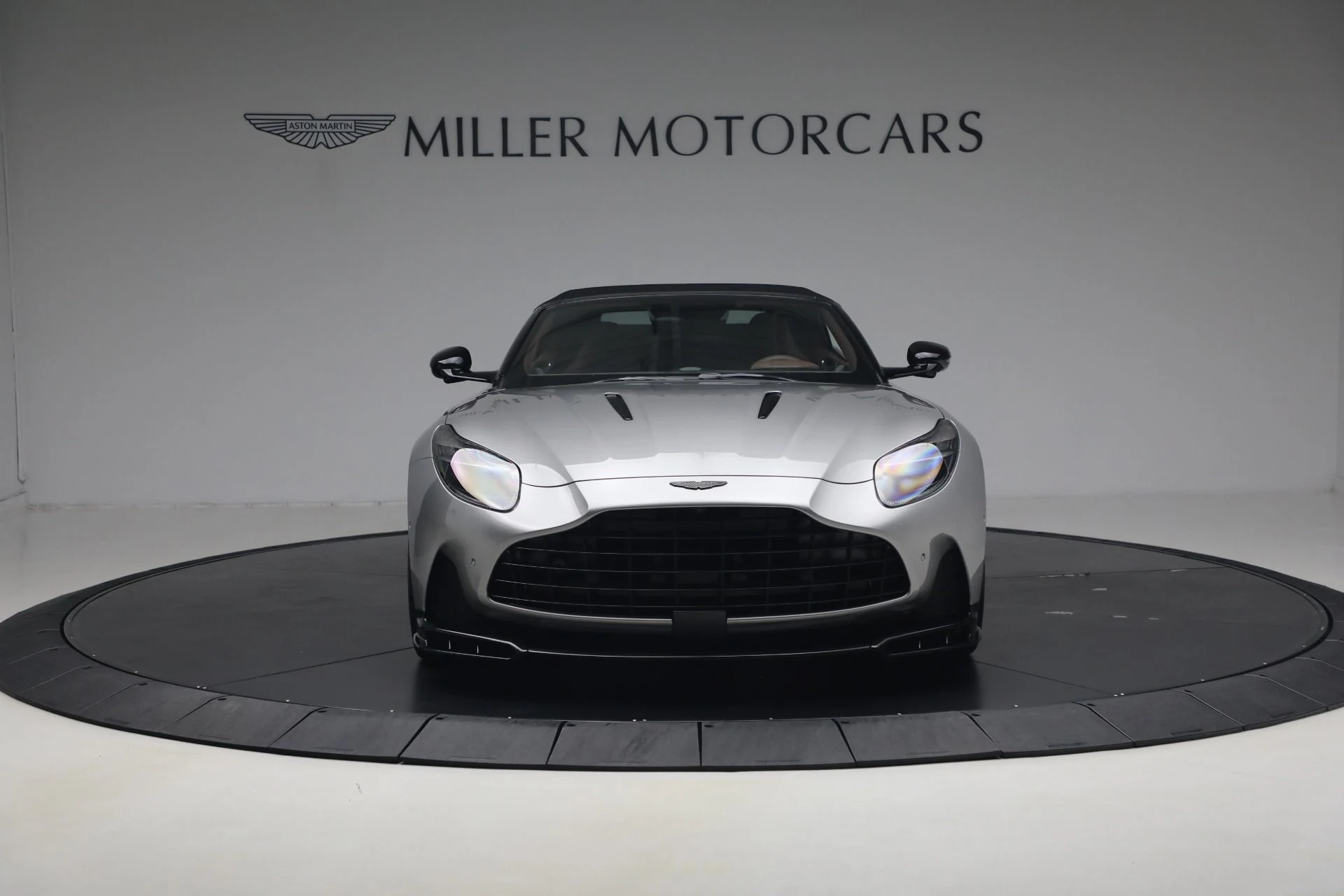 mph023_733443337_New_2026_Aston_Martin_DB_12_S_Volante_1781361339_2ead6b4868