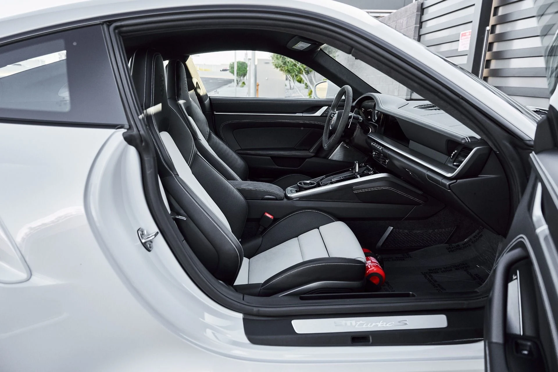 mph023_735536569_Used_2023_Porsche_911_Turbo_S_1774404012_8a139592a8