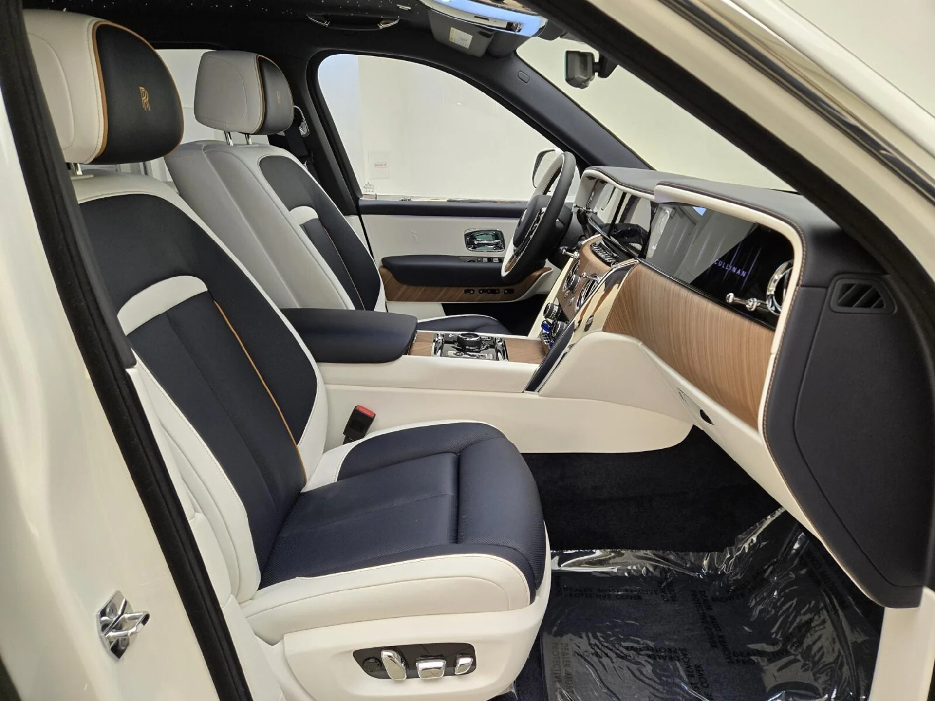 mph023_737816110_New_2026_Rolls_Royce_Cullinan_1776403044_57113ad547