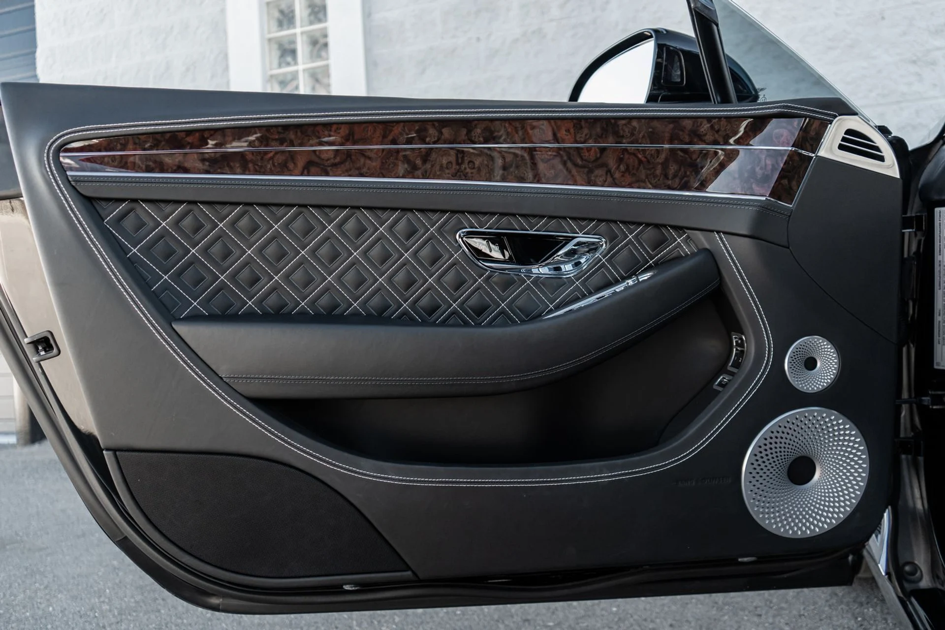 mph023_75915861_fc2da9be_4d5a_4cf9_81ea_5d2890aa7dcd_0007642bfb