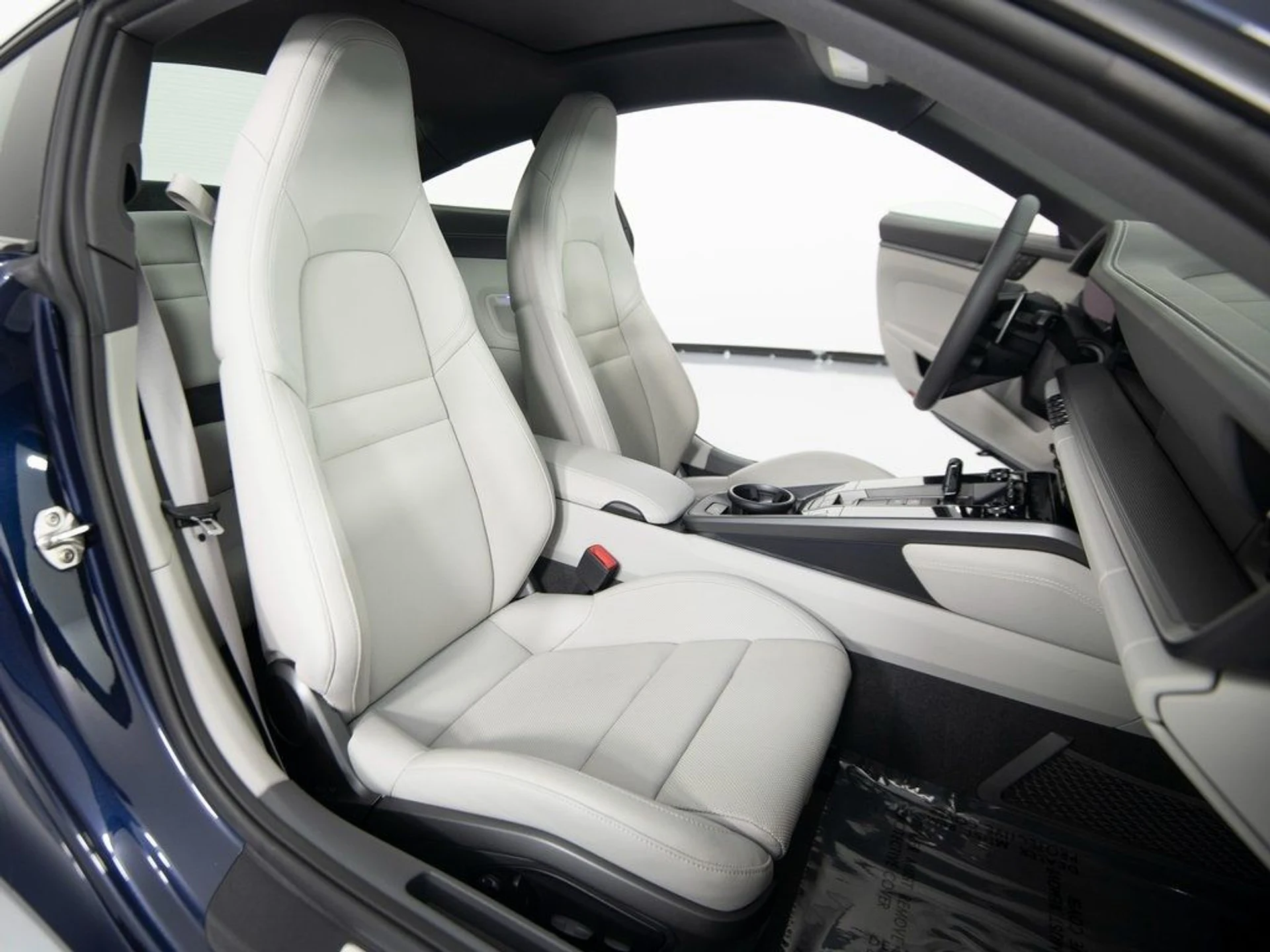 mph023_760252889_72ac21bd6c9845fe8dba94836d8eab35x_bce59bd5ce