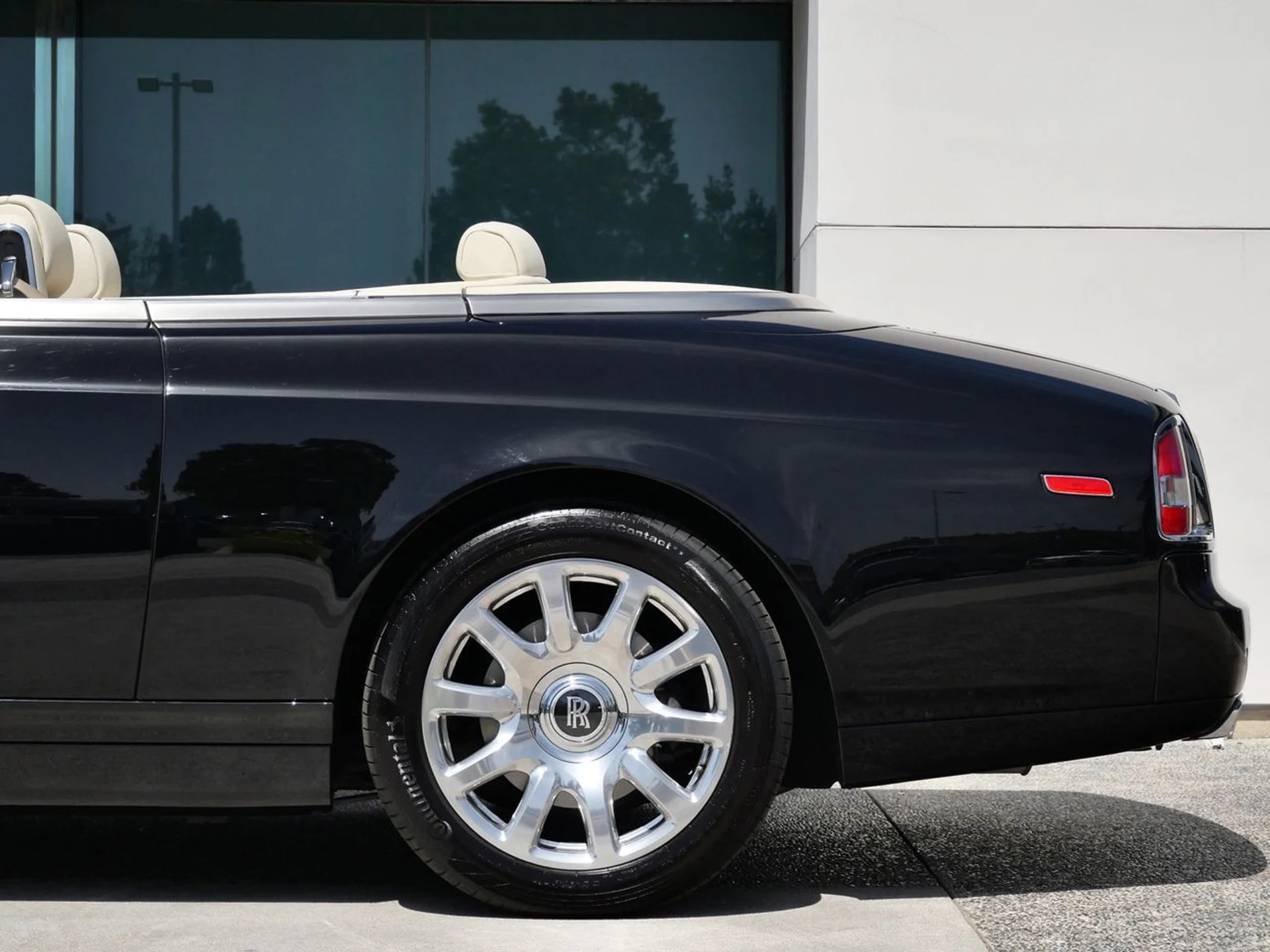 mph023_773799341_ebd1e33b0f39441f7bd7d16845abda09x_af7600bacd