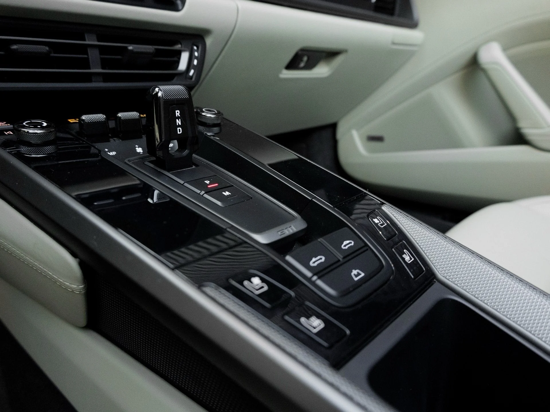 mph023_777394607_24_c5b5bd6425