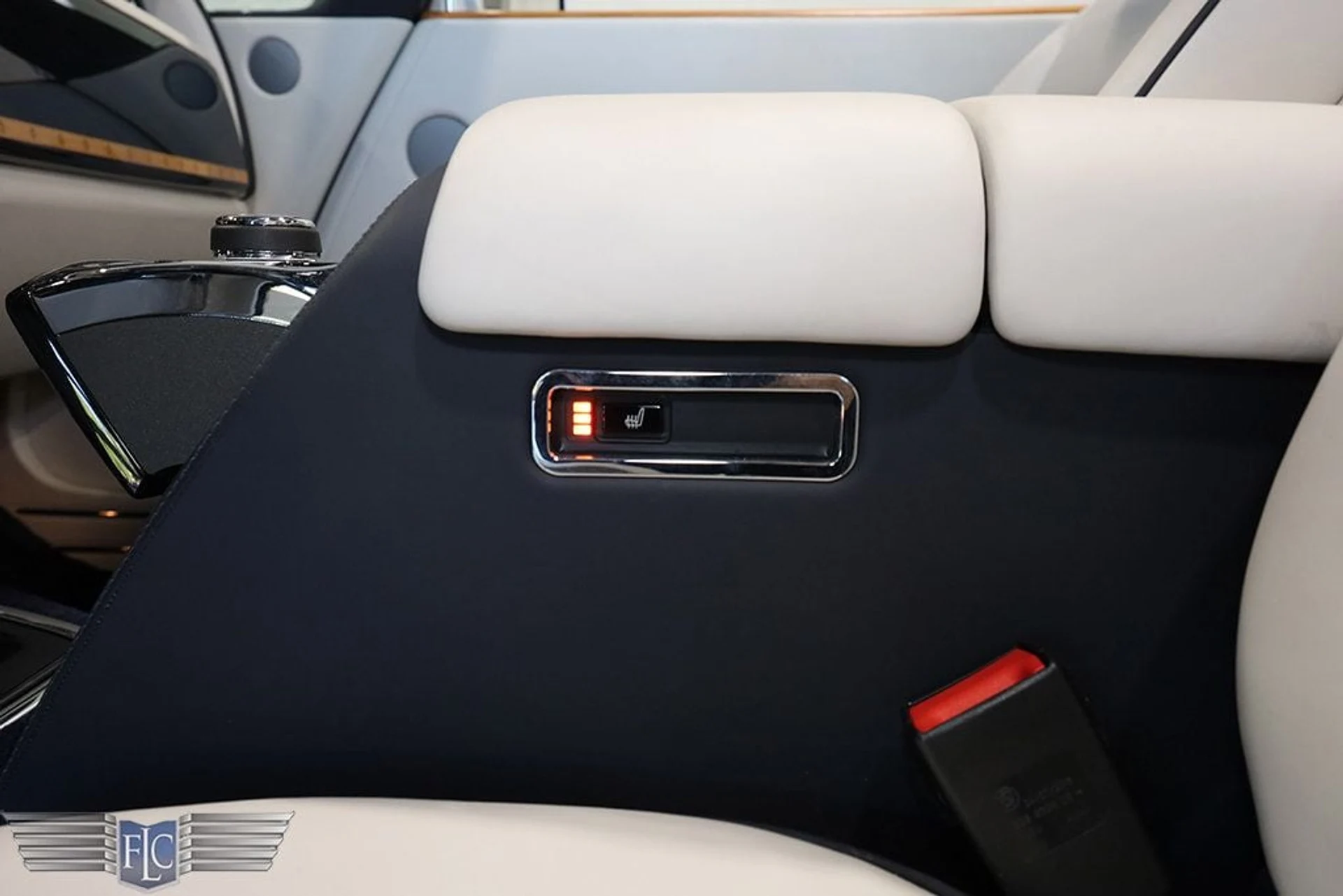 mph023_778467836_used_2017_rolls_royce_phantom_dropheadcoupe_9689_22945304_24_1024_622c4096f2