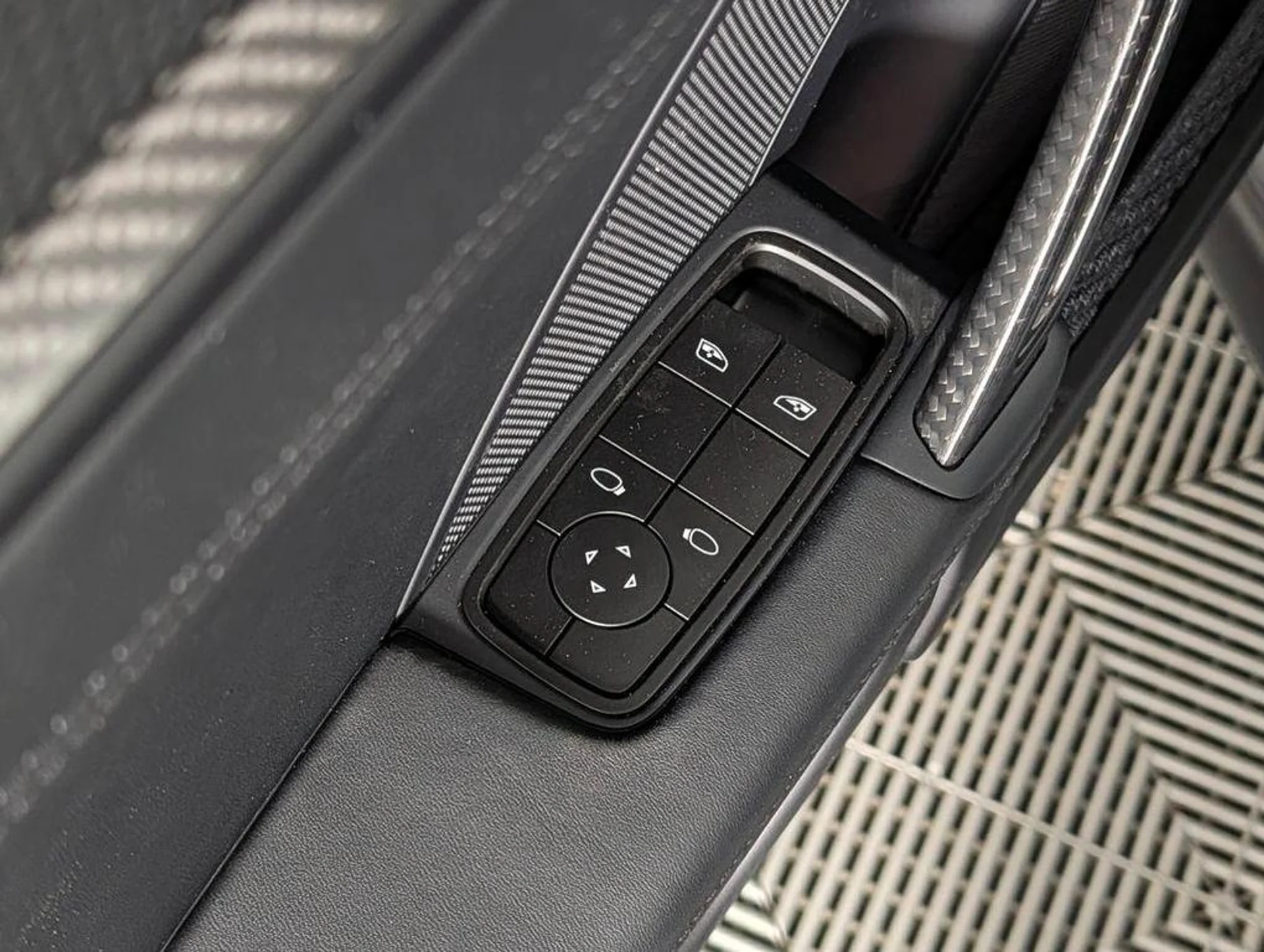 mph023_786820315_Xath_lq_Zu_Ttshbr_1z_Tfh0mj_In4_3c6f83c0ec