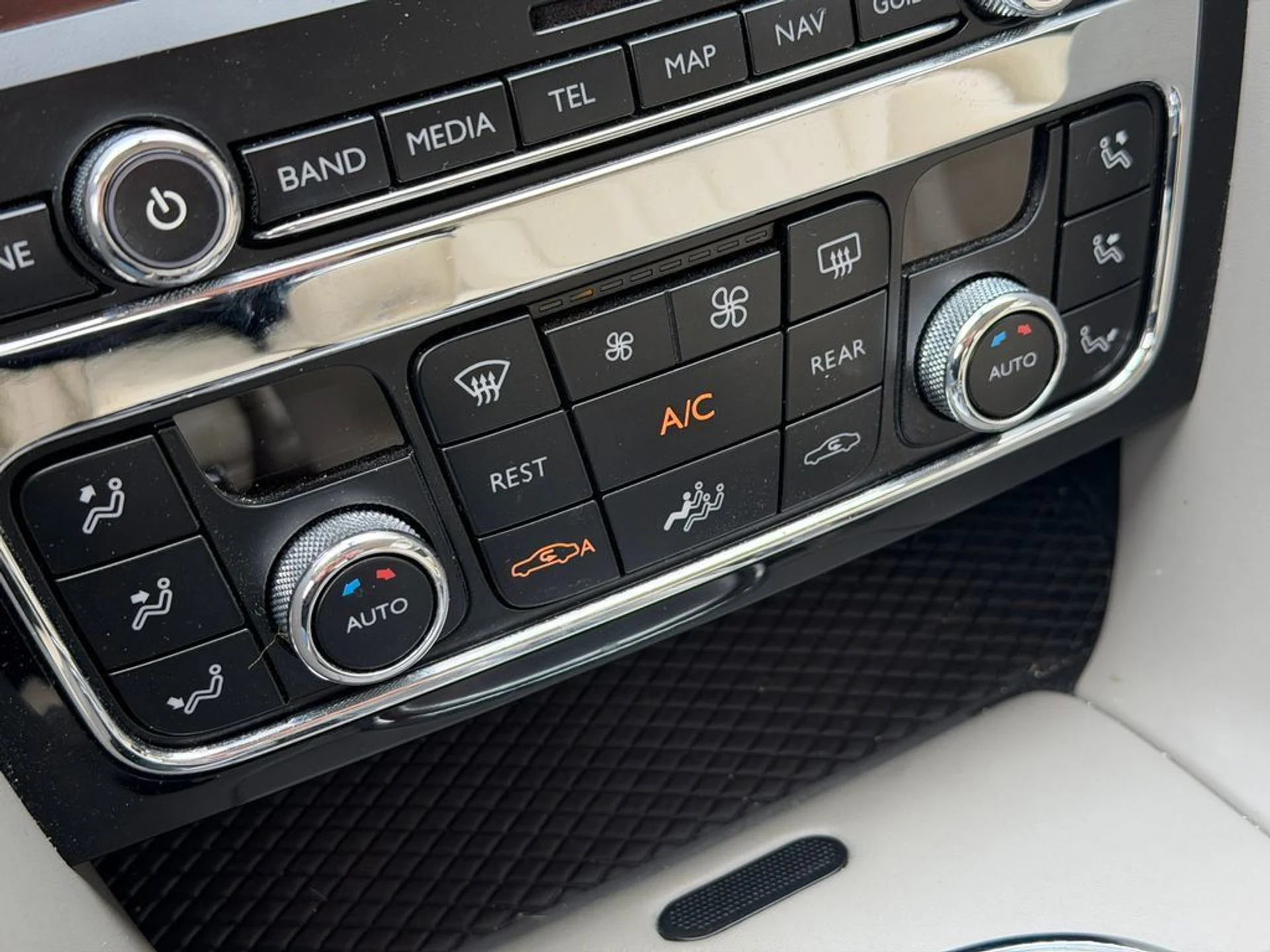 mph023_792179335_8ab5d4f39c014293a2f3f303d654eef3_b18f0c70de