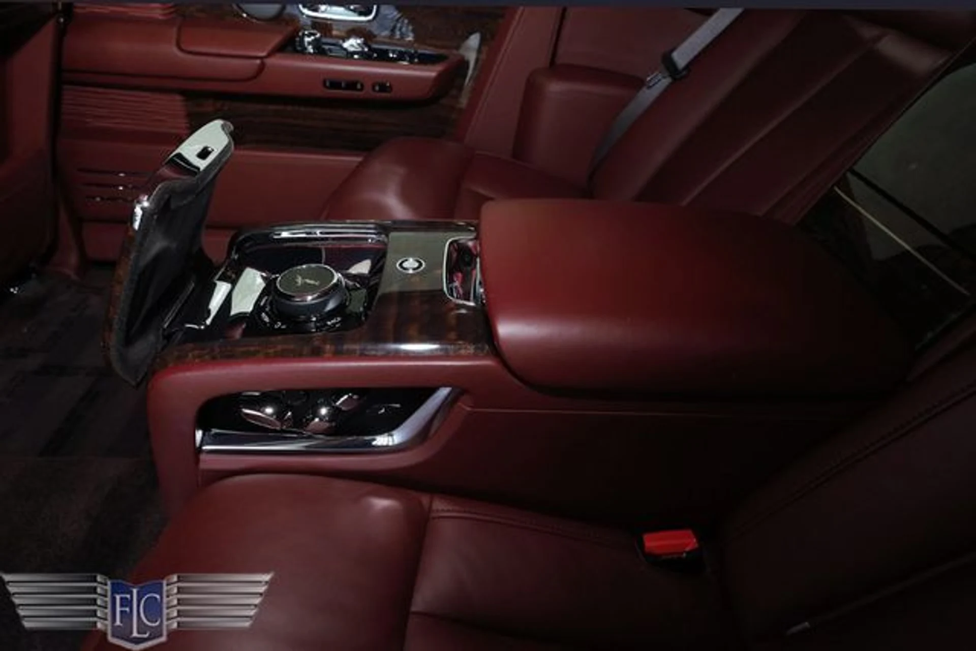 mph023_796707137_used_2018_rolls_royce_phantom_extendedwheelbasesedan_9689_23067531_28_640_11f1c4b89d