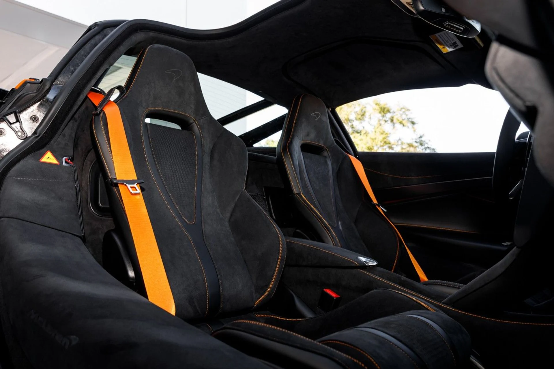 mph023_800472133_612_p24_l_1db7418334