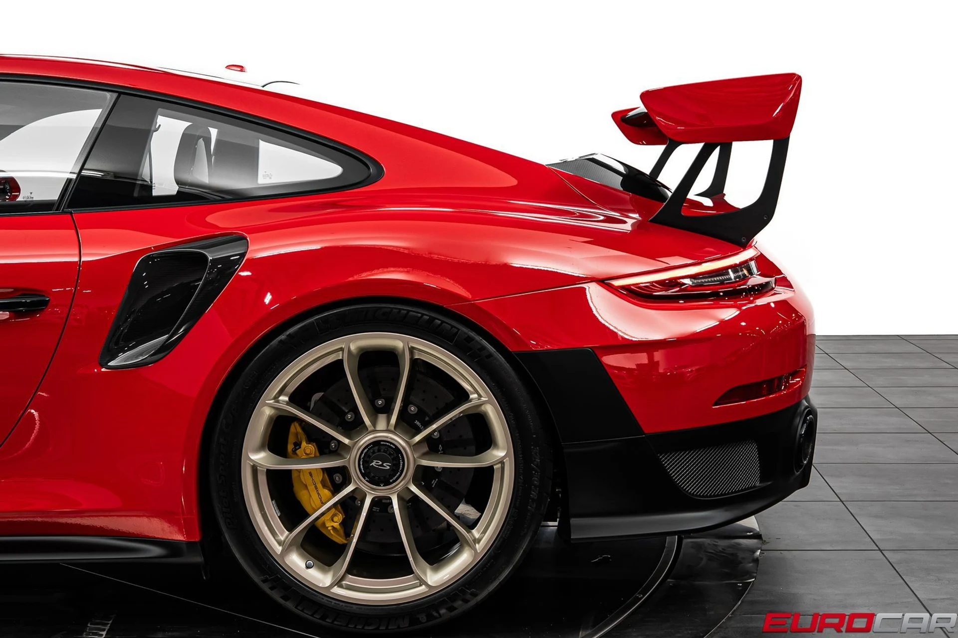 mph023_80081599_2853545b_4955_4ad8_a37f_b60480f3daf5_8e2bc96f83