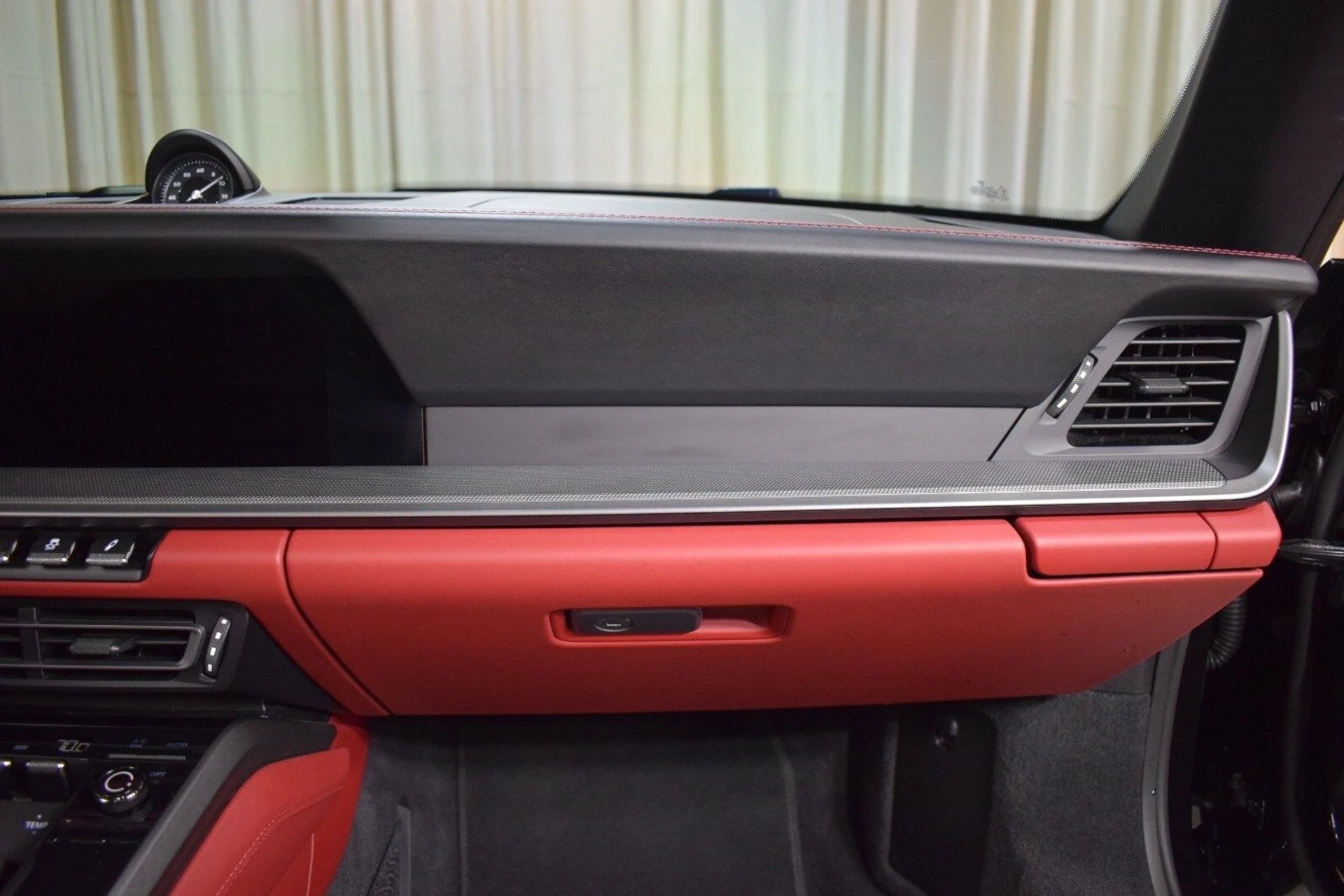 mph023_808102733_e4ebd64b8ed18d326580e7f97e49266dx_f37a46bc94