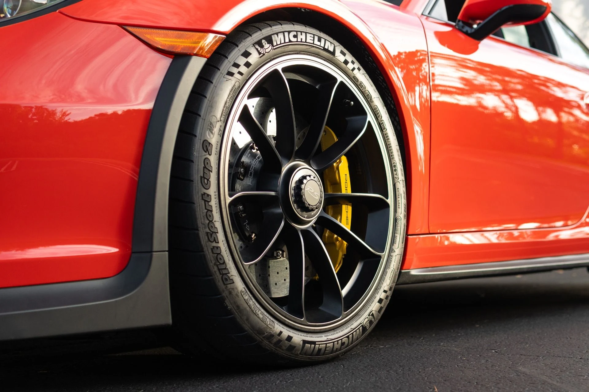 mph023_81558354_Used_2016_Porsche_911_GT_3_RS_1766773556_86cbc64570