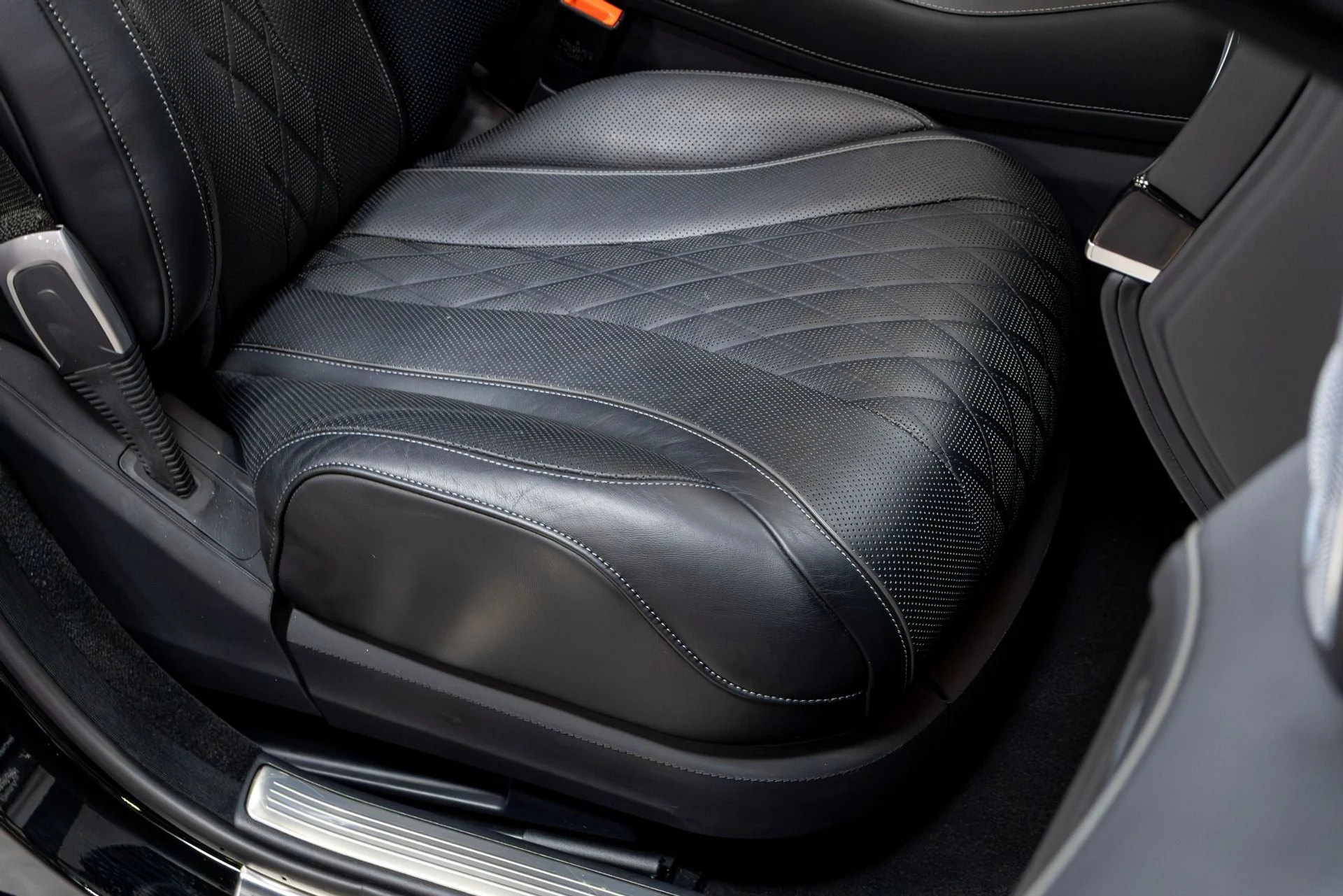 mph023_816719425_Used_2020_Mercedes_Benz_S_Class_Maybach_S_650_1773874988_61d3f27090