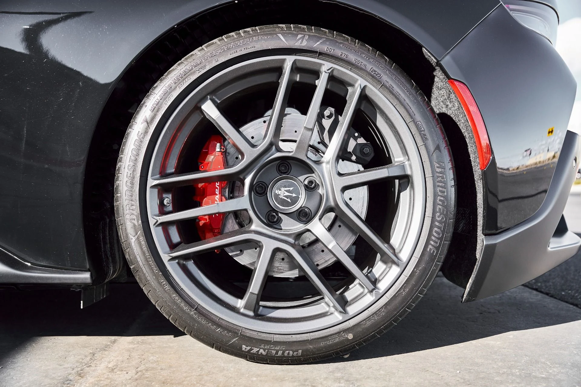 mph023_817485577_Used_2024_Maserati_MC_20_1771382134_6e8c38bb25