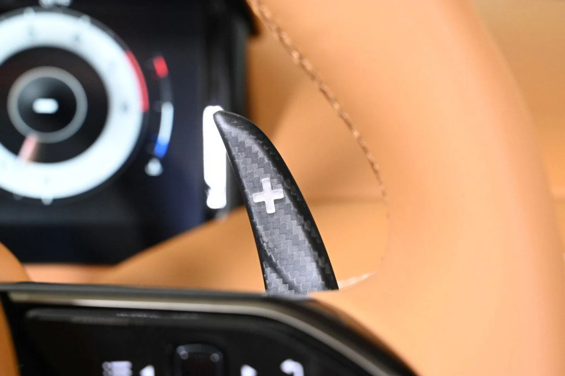 mph023_823463012_new_2026_aston_martin_db12_11350_22928524_23_1024_ce29c0b548