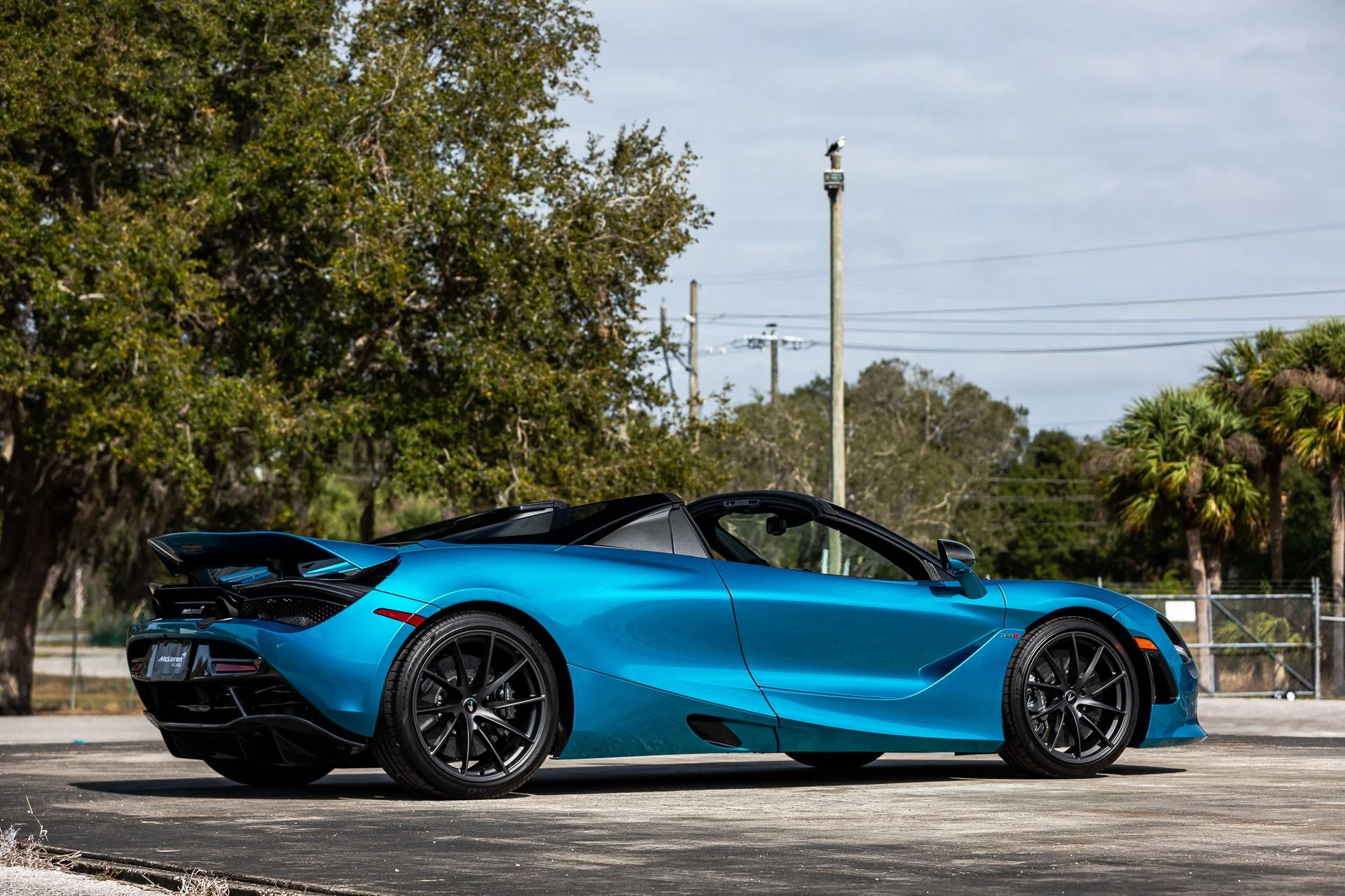 mph023_82369101_24_p24_l_1a7b8f7438